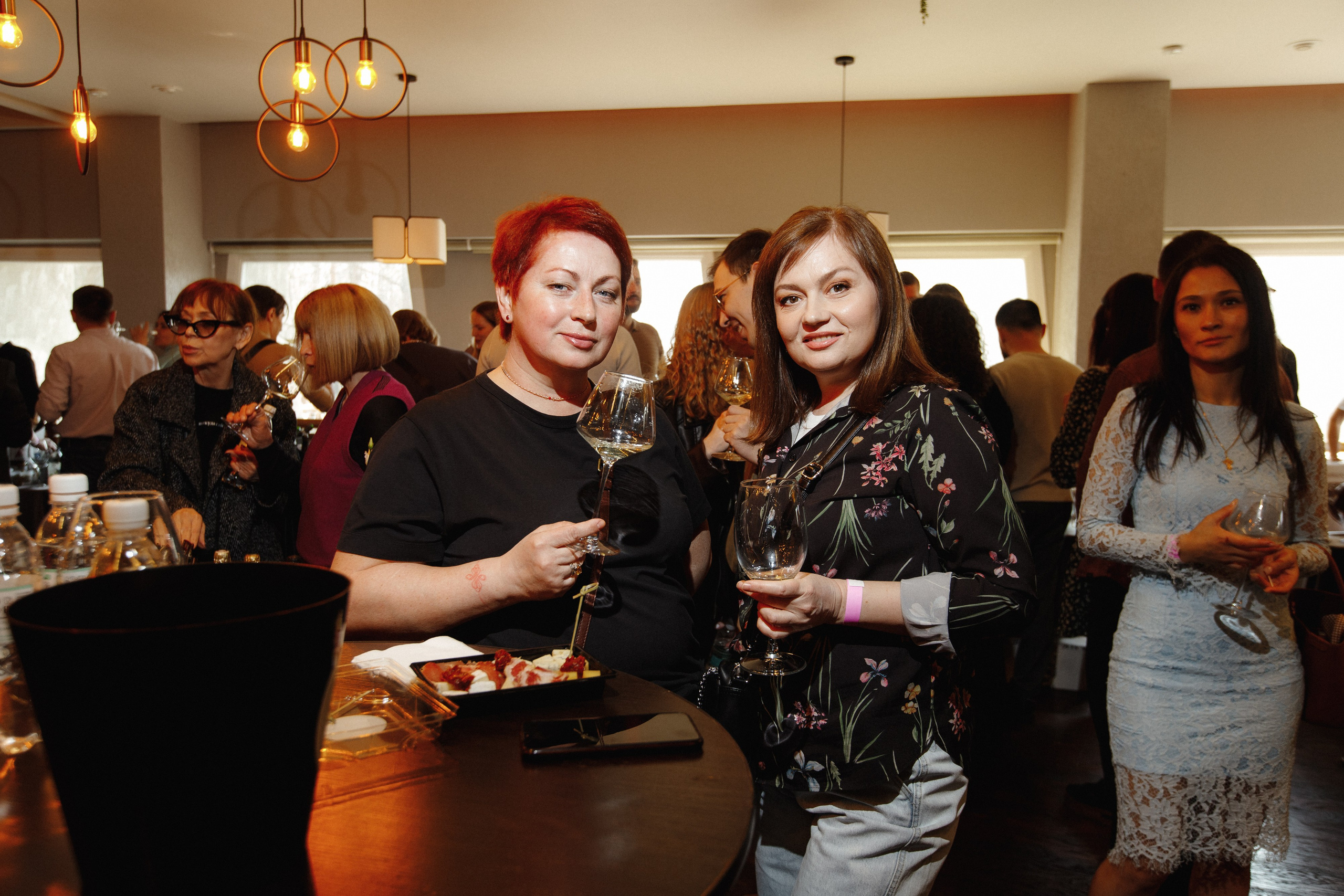 ФЕСТИВАЛЬ ИГРИСТЫХ ВИН. СВОИ. ФОТООТЧЕТЫ-СОБЫТИЯ-МЕСТА