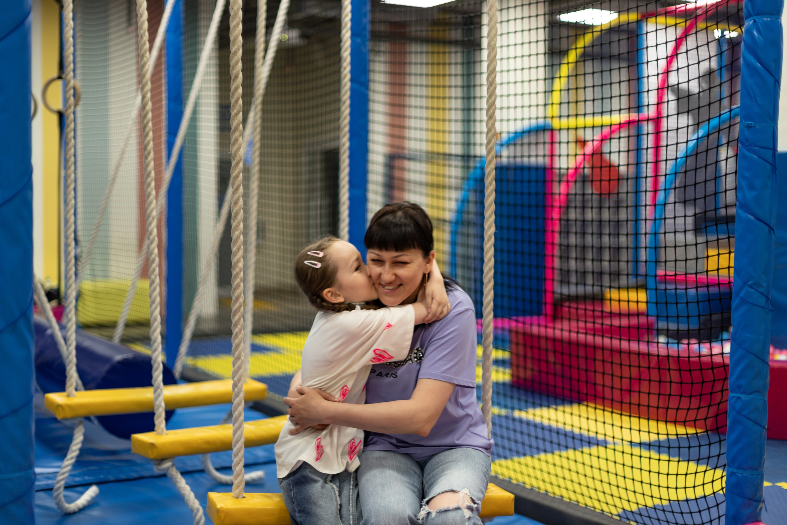 Мадина в цветущем парке. Семейный и детский фотограф в Хабаровске Алевтина Проскурякова