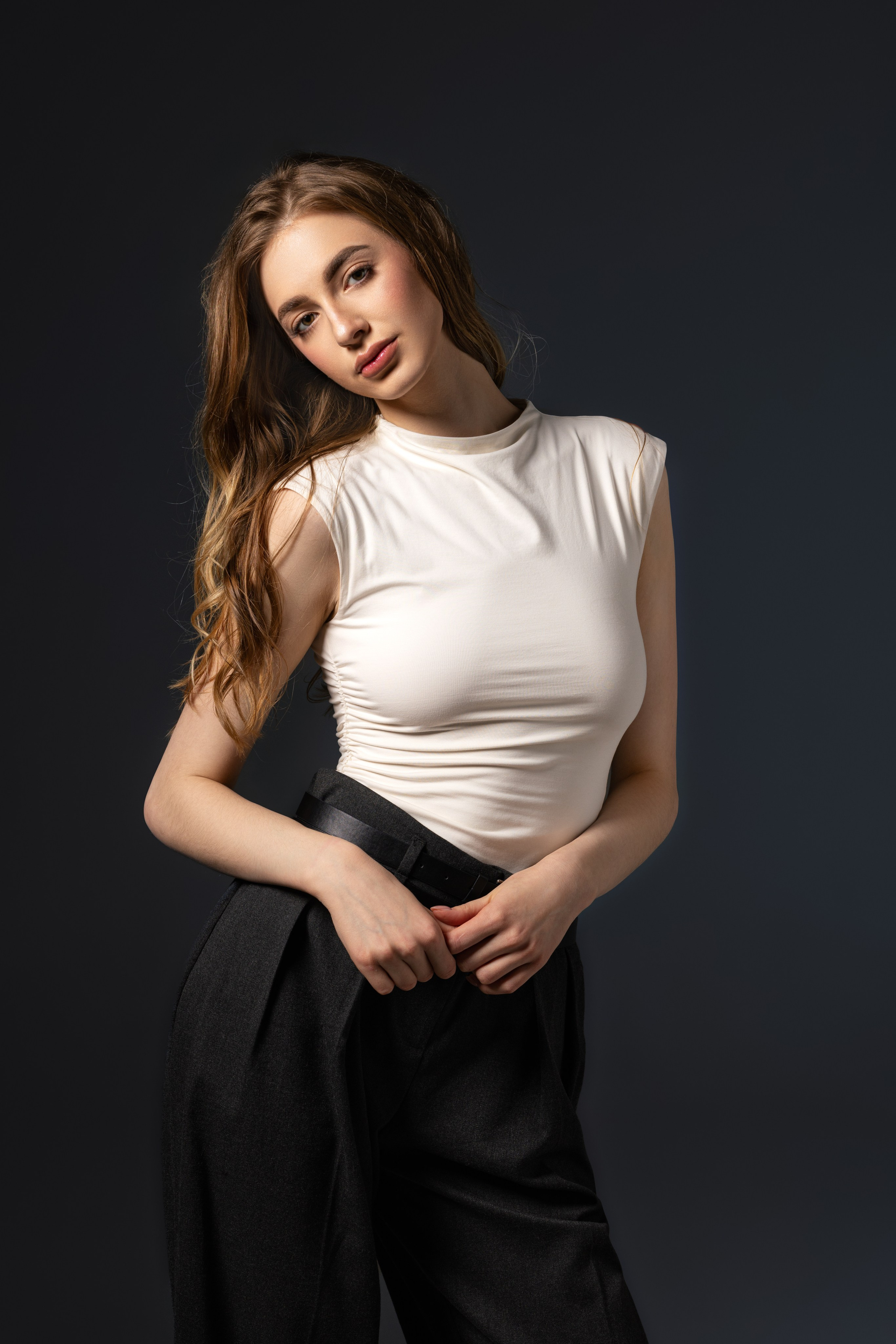 Студийная съемка на циклораме с импульсным светом с Ксенией для «себя». Дмитрий Шульгин, портретный фотограф в Воронеже