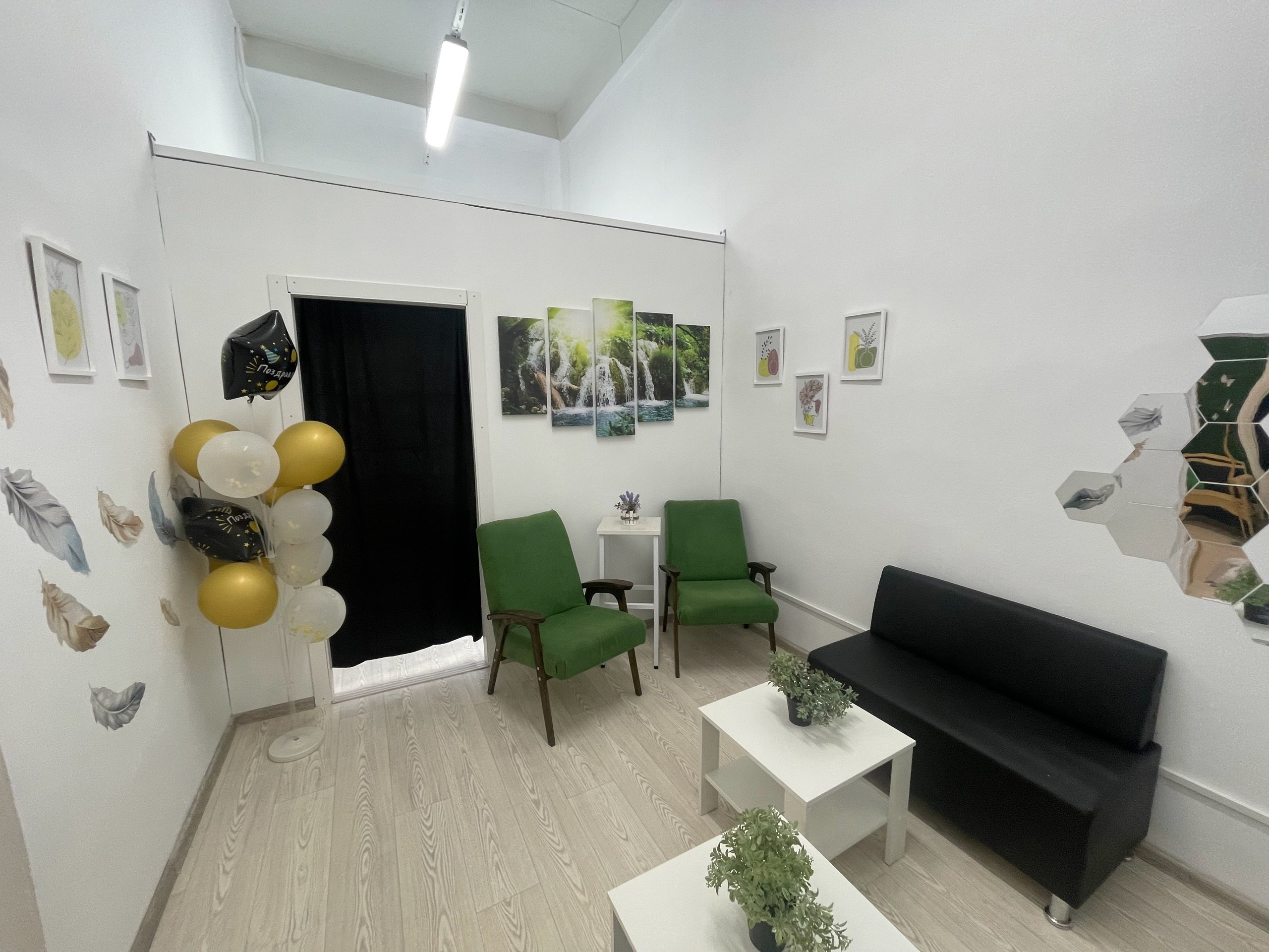 Ваш праздник в «Зеркале». Аренда чайной комнаты. Фотостудия самообслуживания. Студия без фотографа в Твери