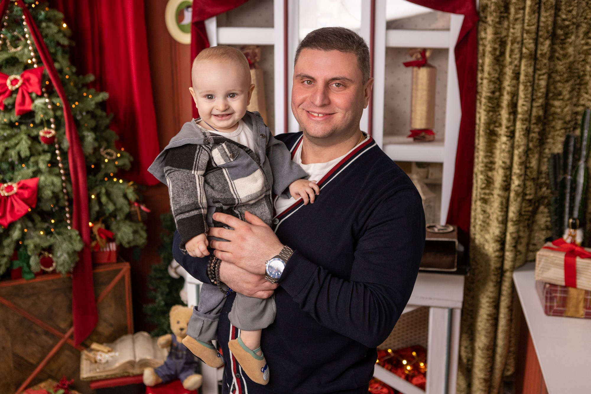 Семейная студийная фотосессия. Фотограф в Оренбурге. Профессиональный фотограф