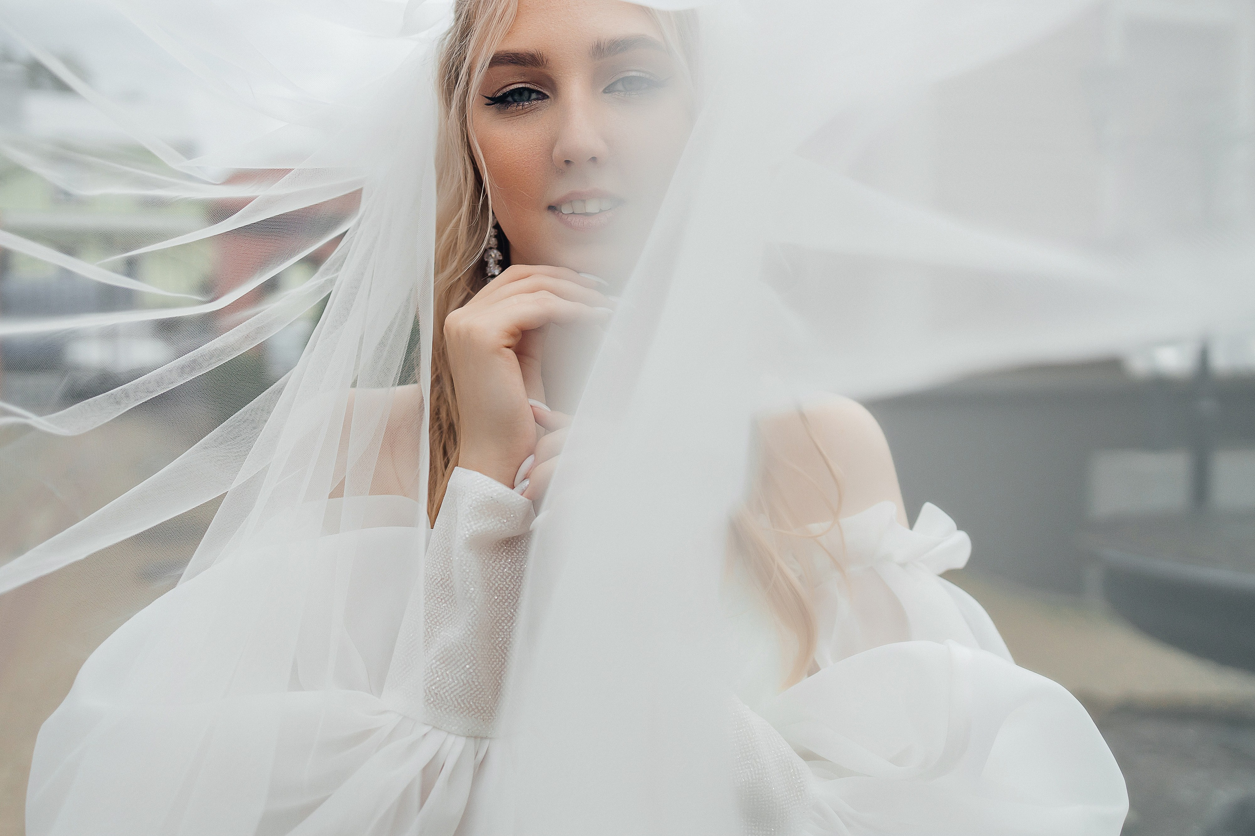 Чувственная первая встреча пары в отеле. Олег Сверчков | Свадебный фотограф Вологда