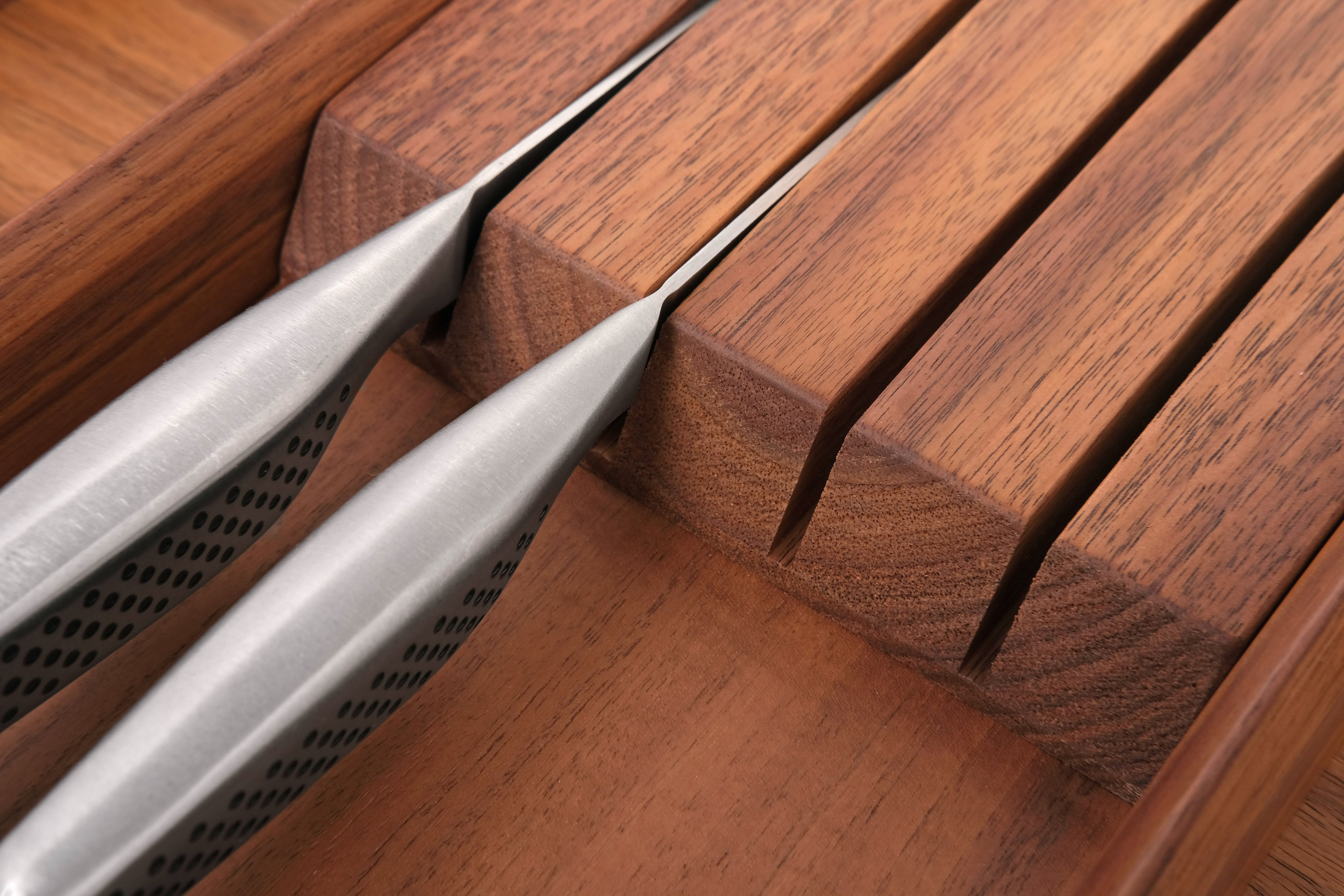 Деревянный разделитель для ножей