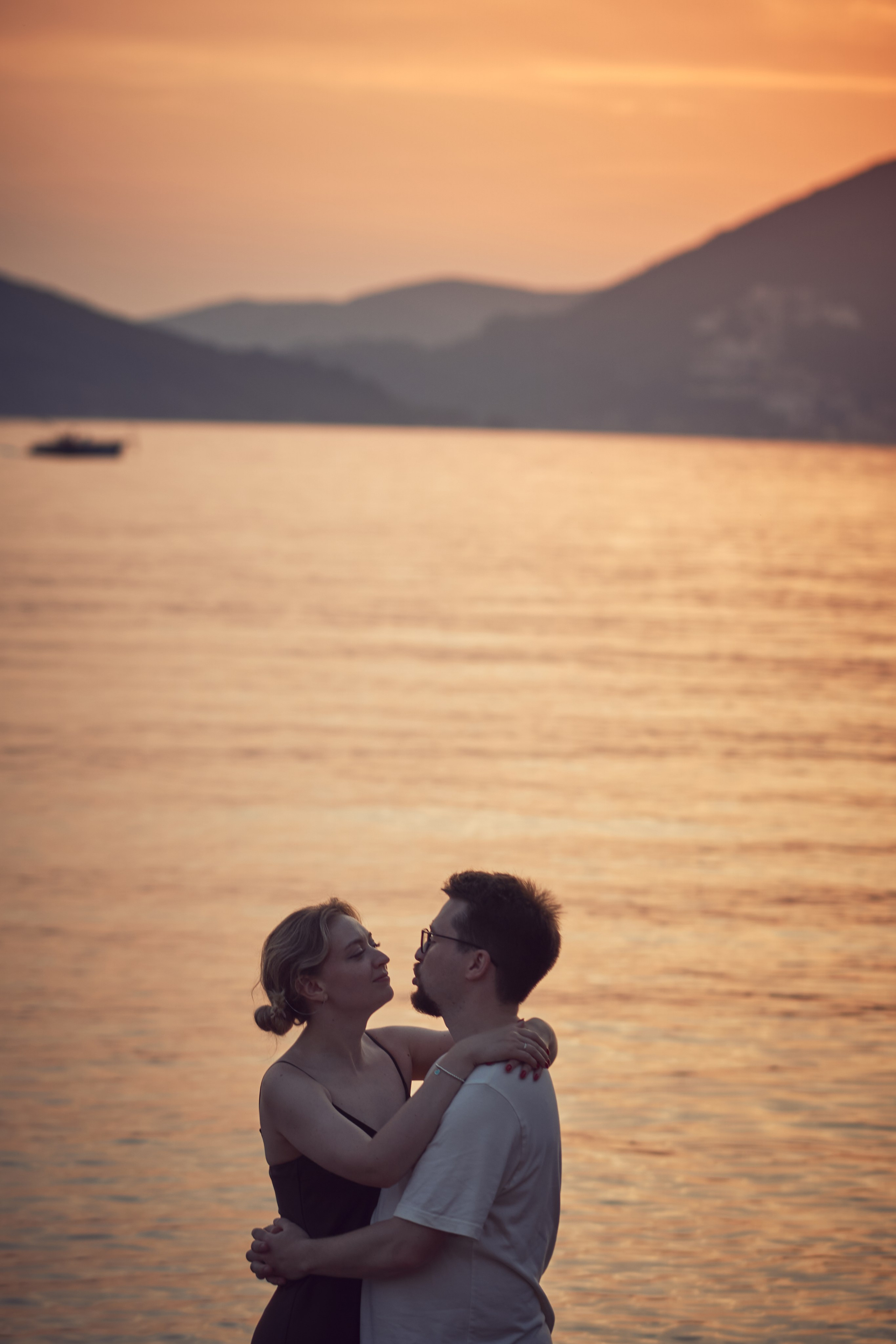 Фотосессия на Свети Стефан — романтика и стиль у моря | Фотограф в Черногории