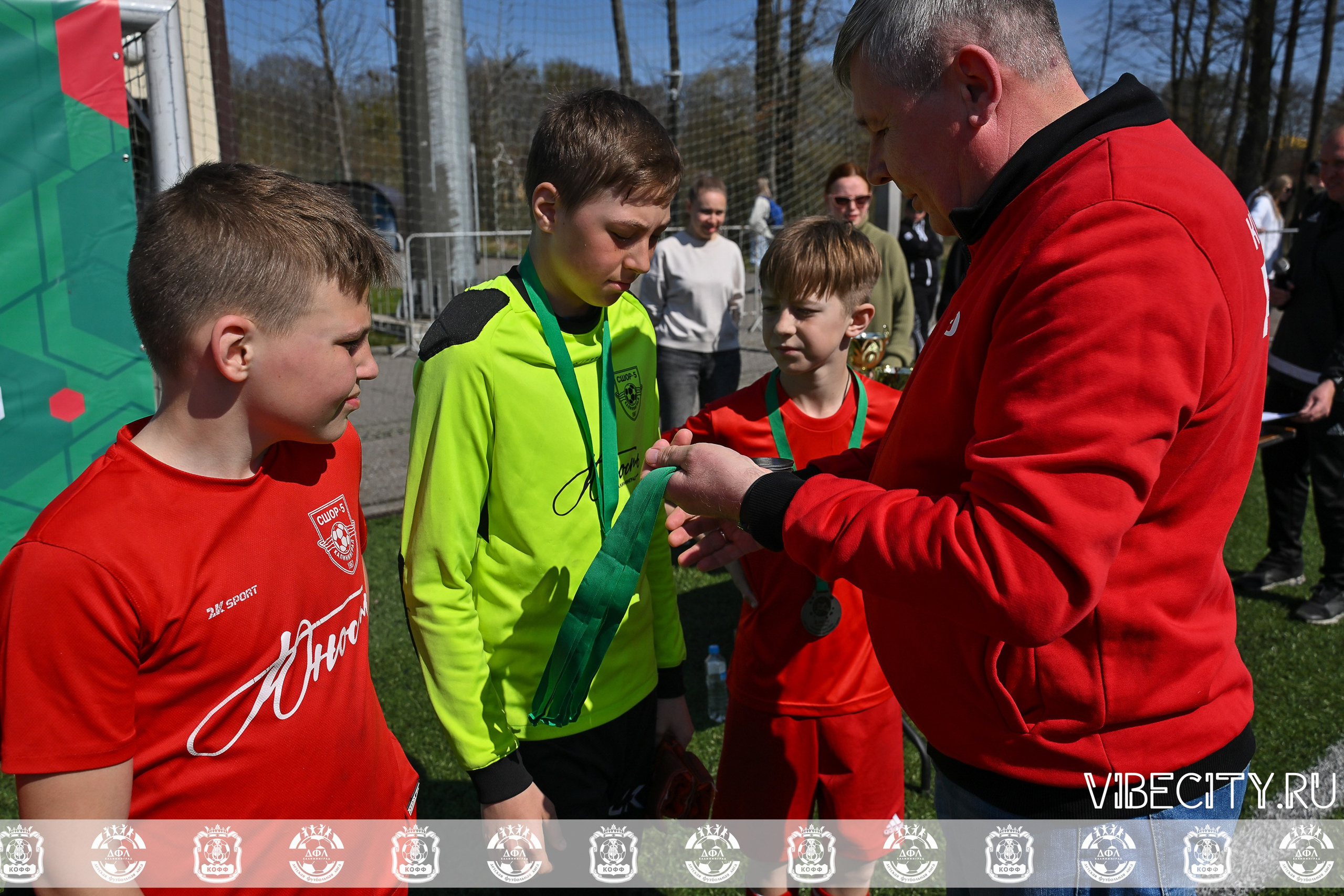 XIX Всероссийского футбольного турнира Локобол 2025 РЖД. VIBECITY.RU Вайб Сити Ру Фоторепортажи Фотоотчеты Калининград