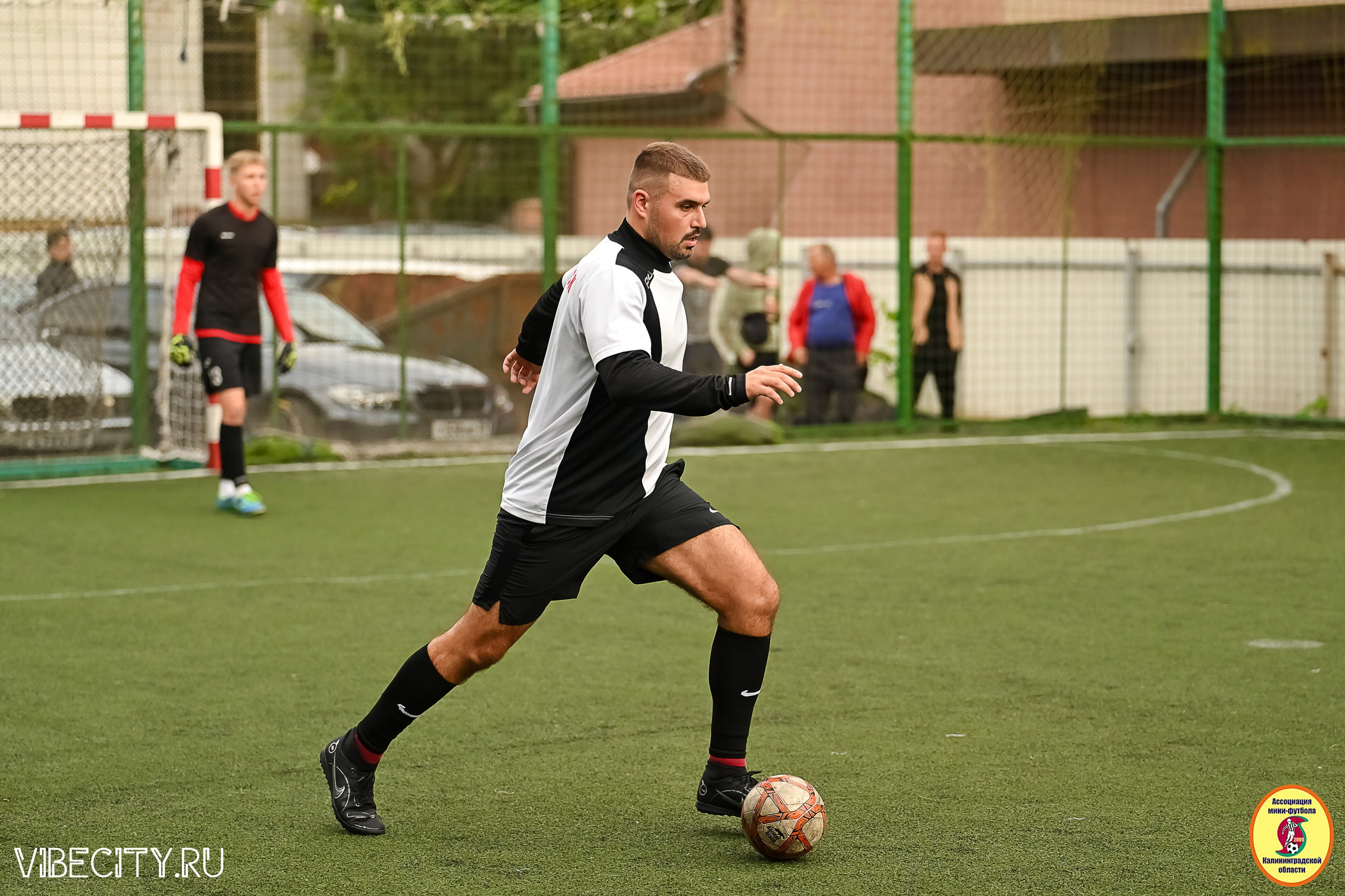 ИГРЫ МИНИ-ФУТБОЛЬНОЙ И КОРПОРАТИВНОЙ ЛИГИ. VIBECITY.RU Вайб Сити Ру Фоторепортажи Фотоотчеты Калининград