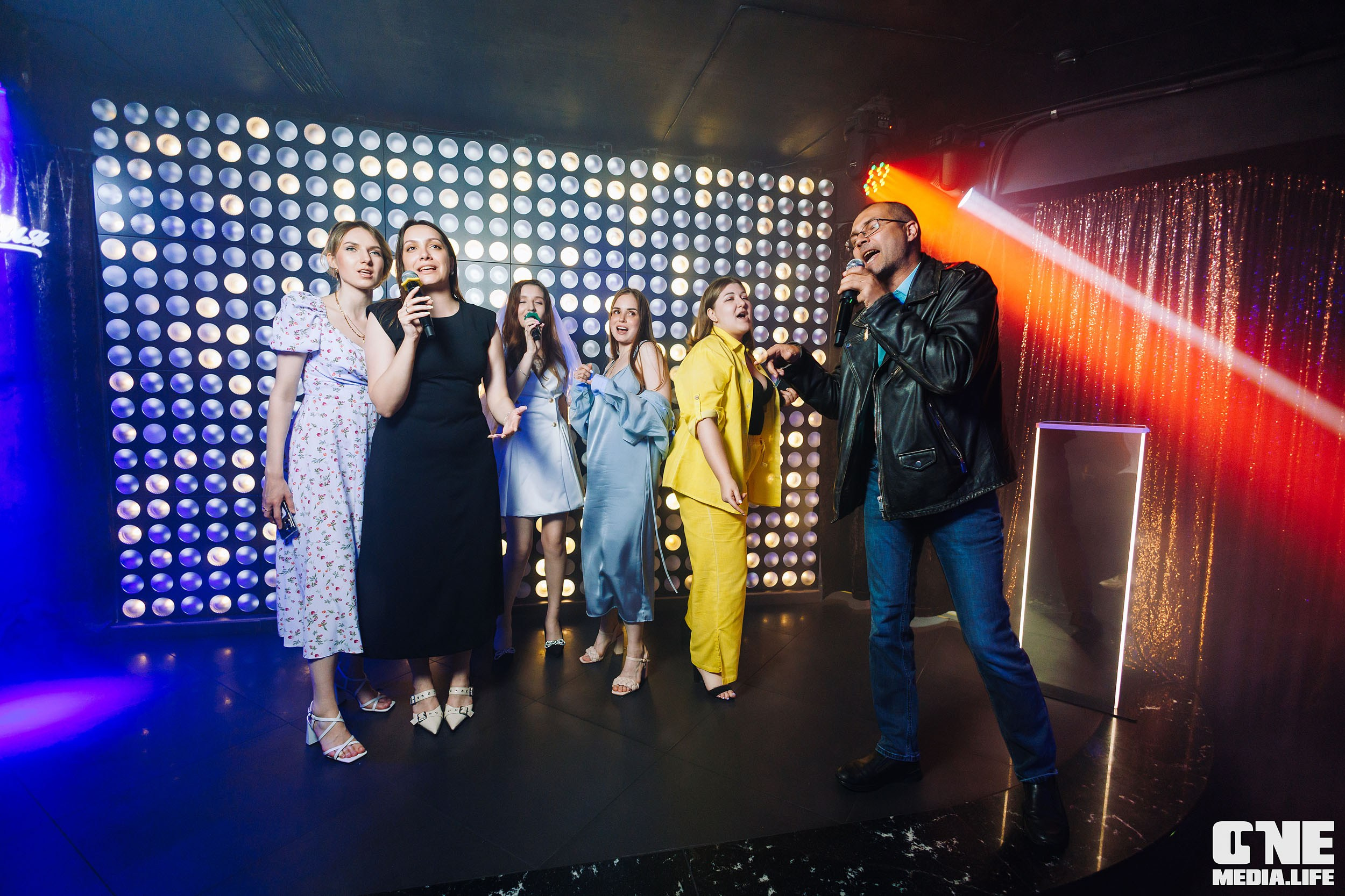 Фоторепортаж из караоке-клуба Эйфория. One Media Life: фоторепортажи, фотоотчеты с мероприятий и заведений