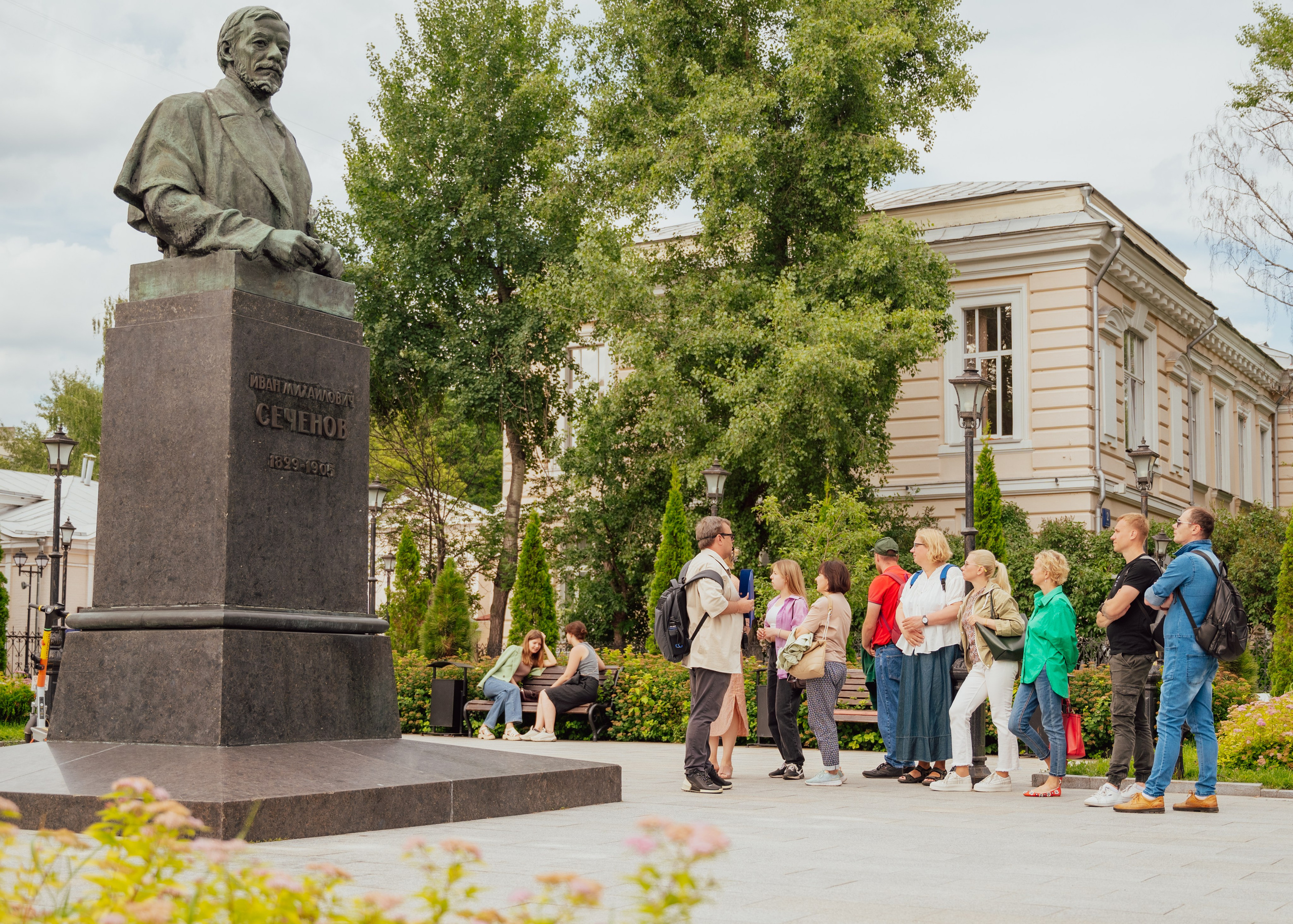 Гордость отечественной медицины. П&П — Полезное с Приятным. Фотоэкскурсии — Москва на память. Экскурсовод и фотограф в Москве. Увези столицу в своём альбоме!