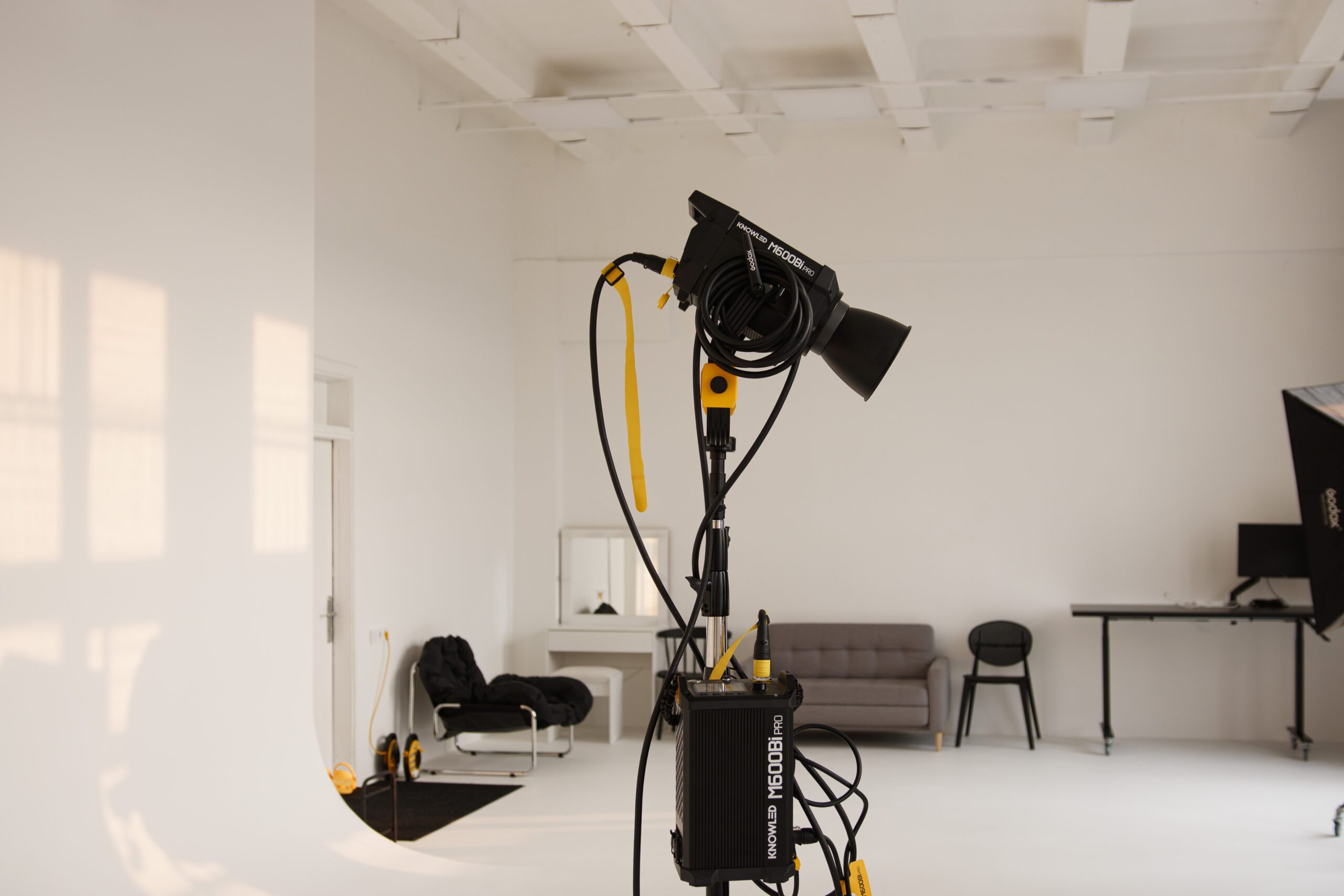 Залы с циклорамой в студии Photohub. Фотограф в Минске Людмила Дутко