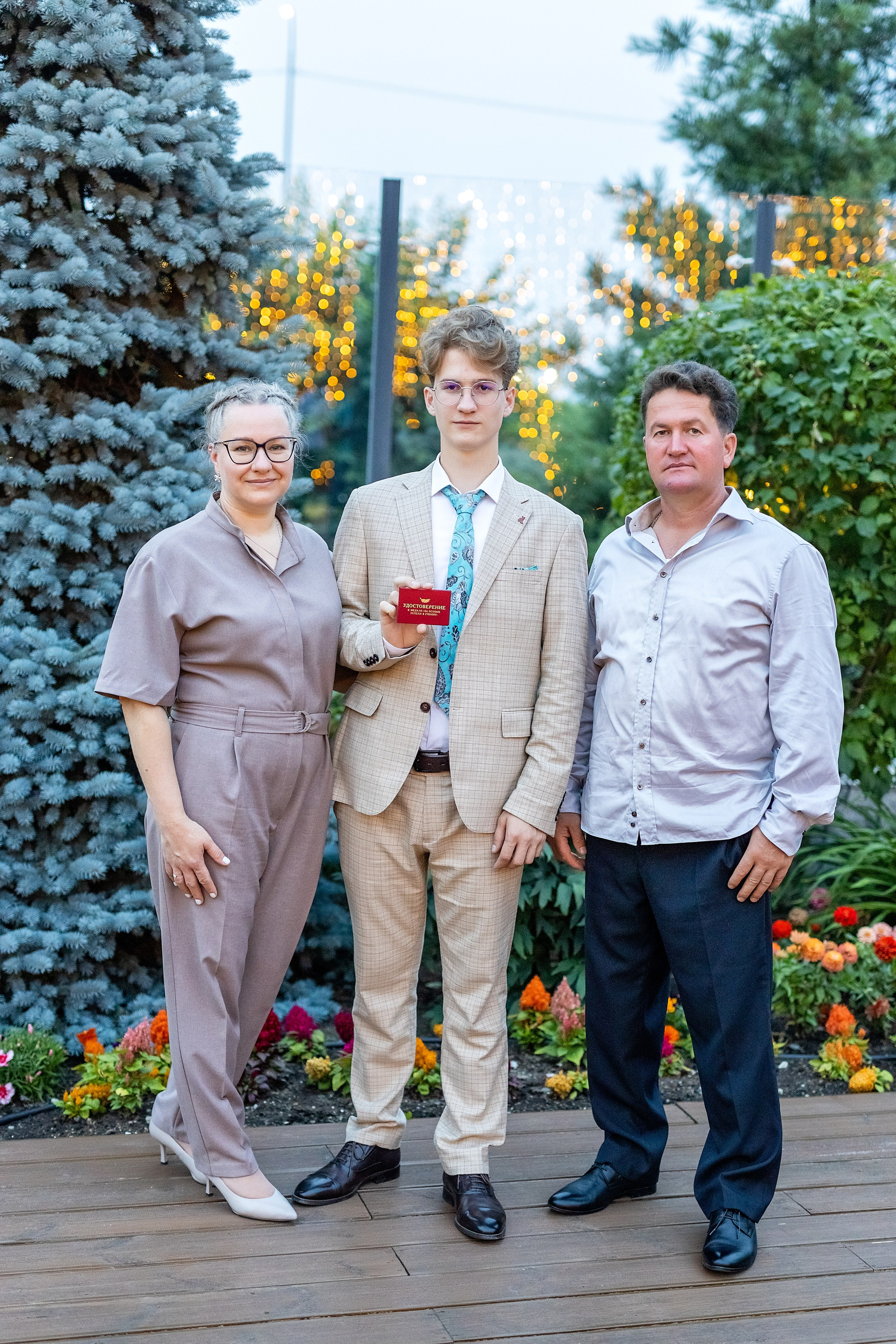 Выпускной. Школа 22, 11 класс. Стильный выпускной альбом Владивосток фотограф Вероника Мигачева