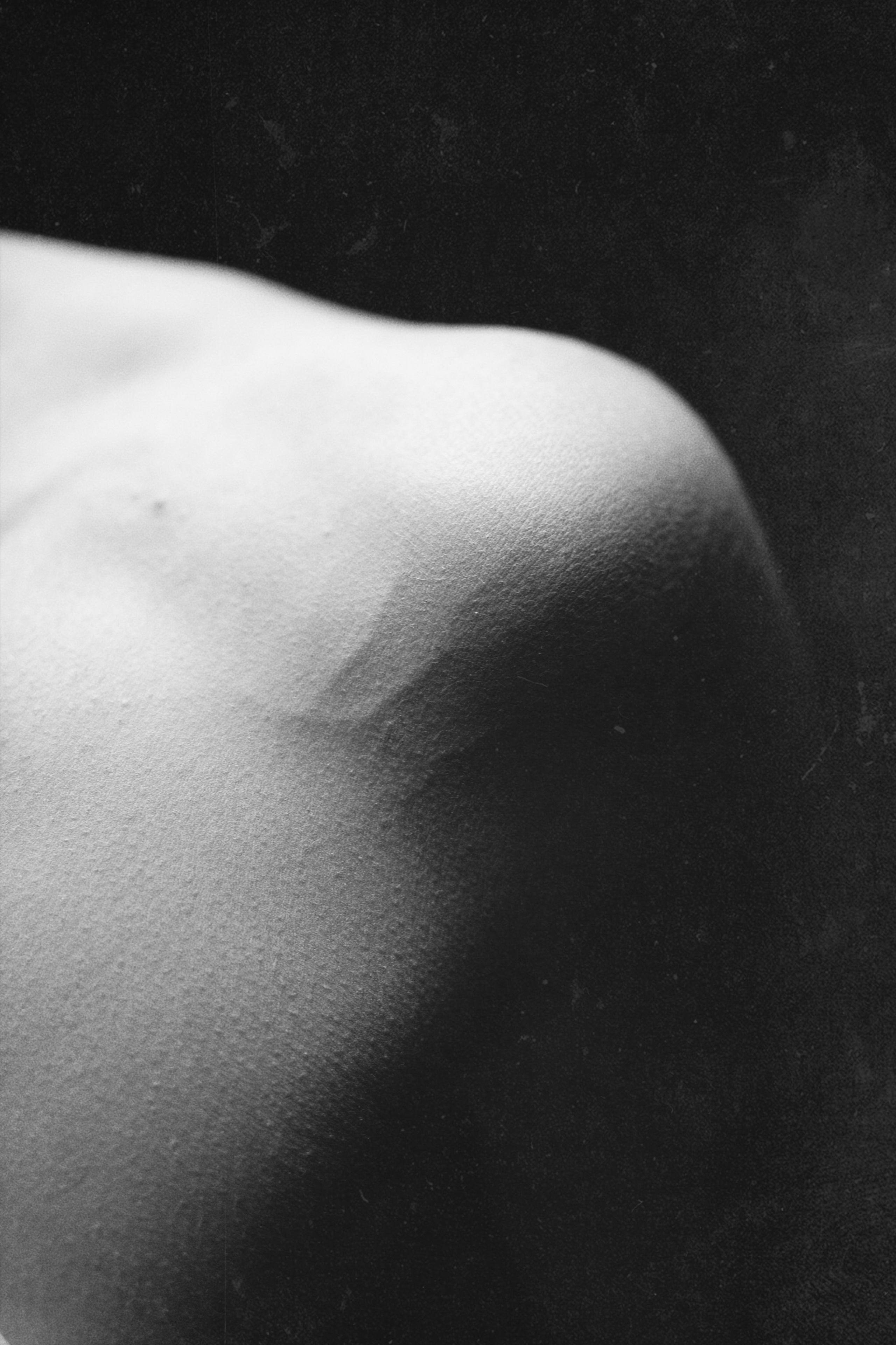 Привет! Меня зовут Джилида. Я — портретный фотограф из Дагестана. Снимаю не лица, а людей. Раскрываю вас без разрешения