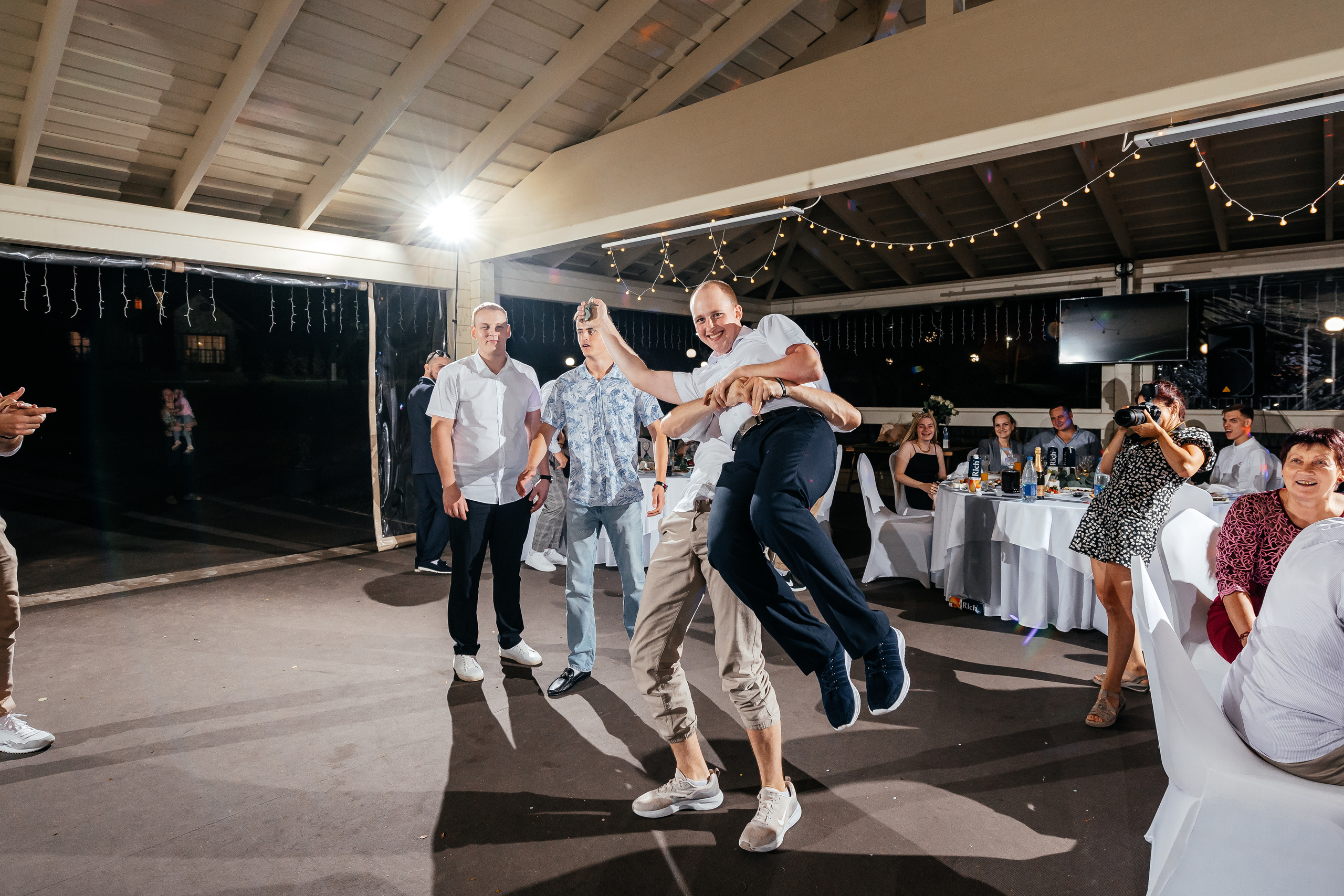 Щелково, Лесные пруды, свадьба. Свадебный и семейный фотограф Виктория Носачёва. Щелково, Москва и МО