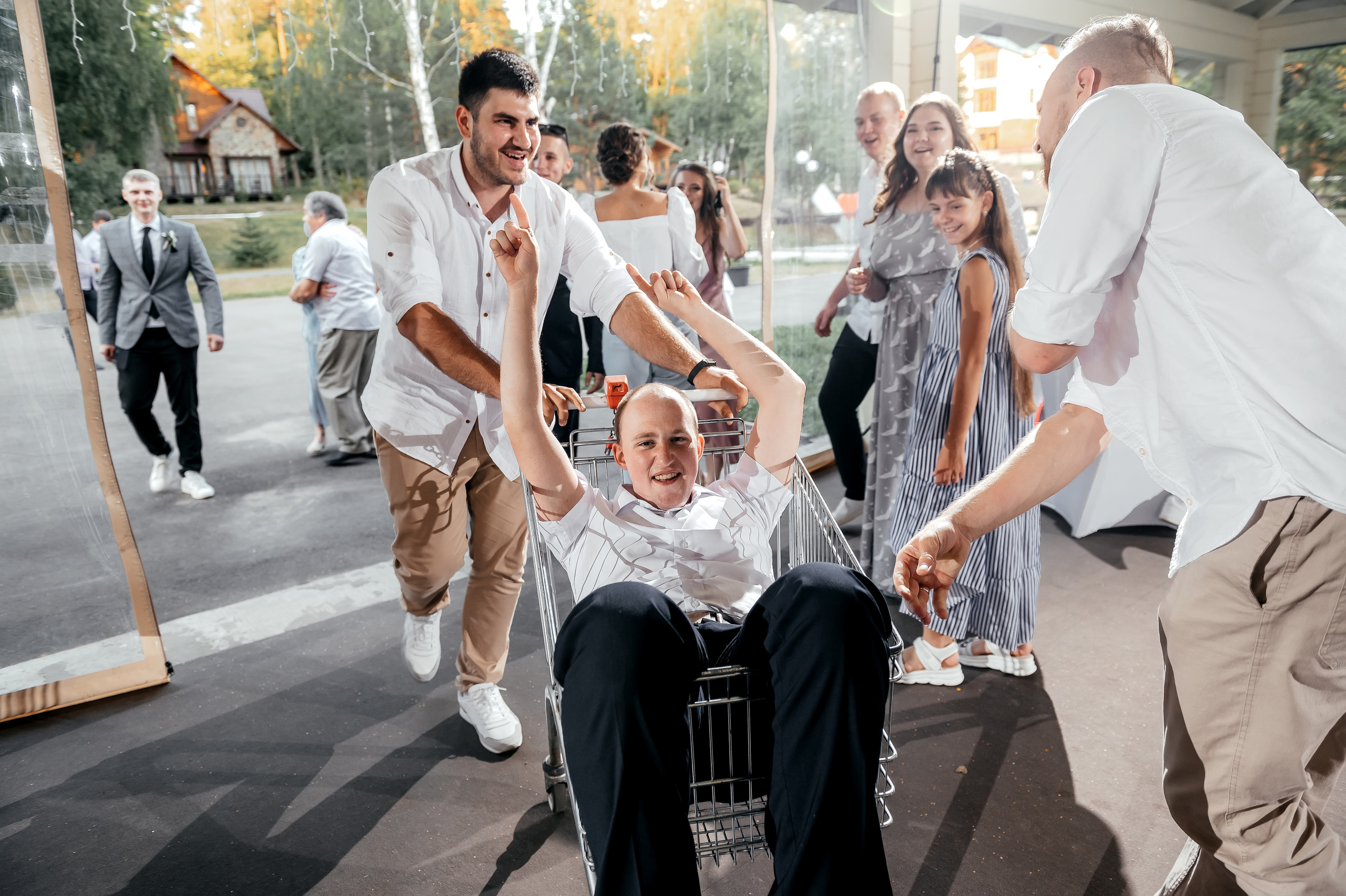 Щелково, Лесные пруды, свадьба. Свадебный и семейный фотограф Виктория Носачёва. Щелково, Москва и МО