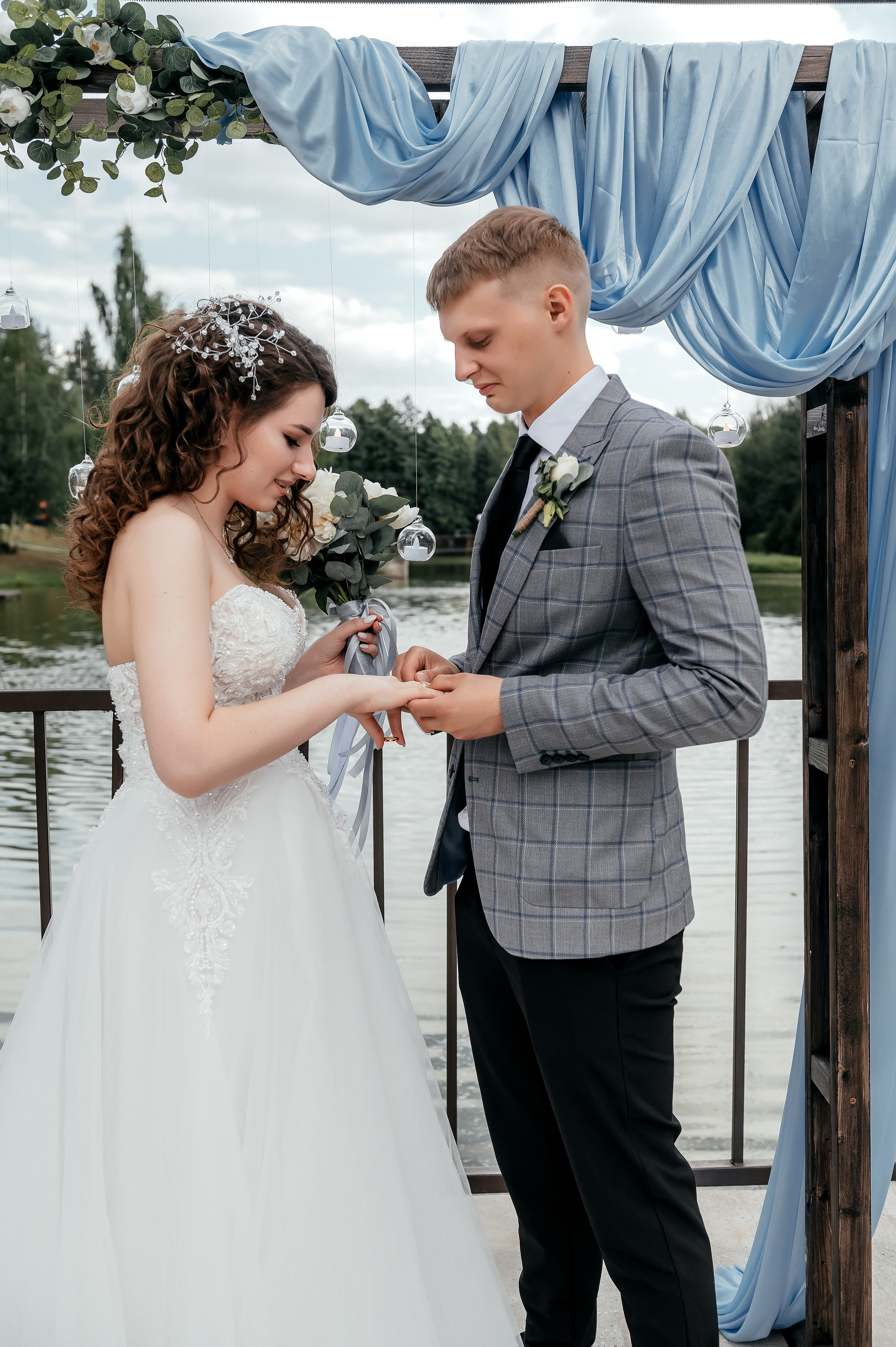 Щелково, Лесные пруды, свадьба. Свадебный и семейный фотограф Виктория Носачёва. Щелково, Москва и МО