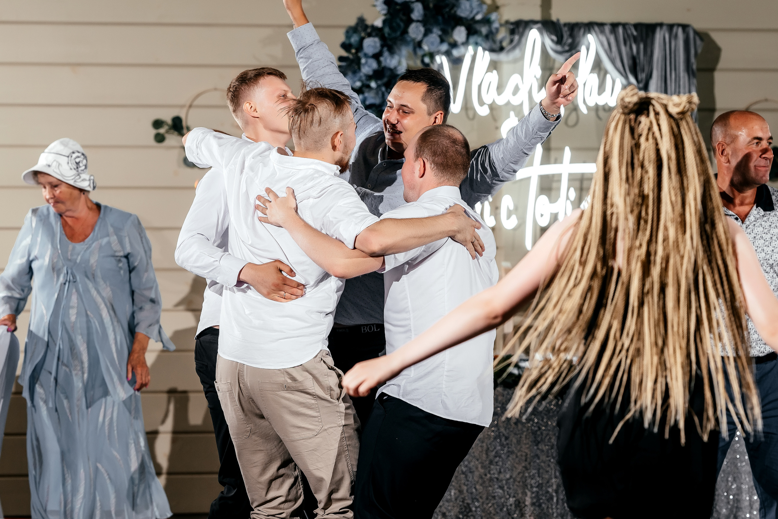 Щелково, Лесные пруды, свадьба. Свадебный и семейный фотограф Виктория Носачёва. Щелково, Москва и МО