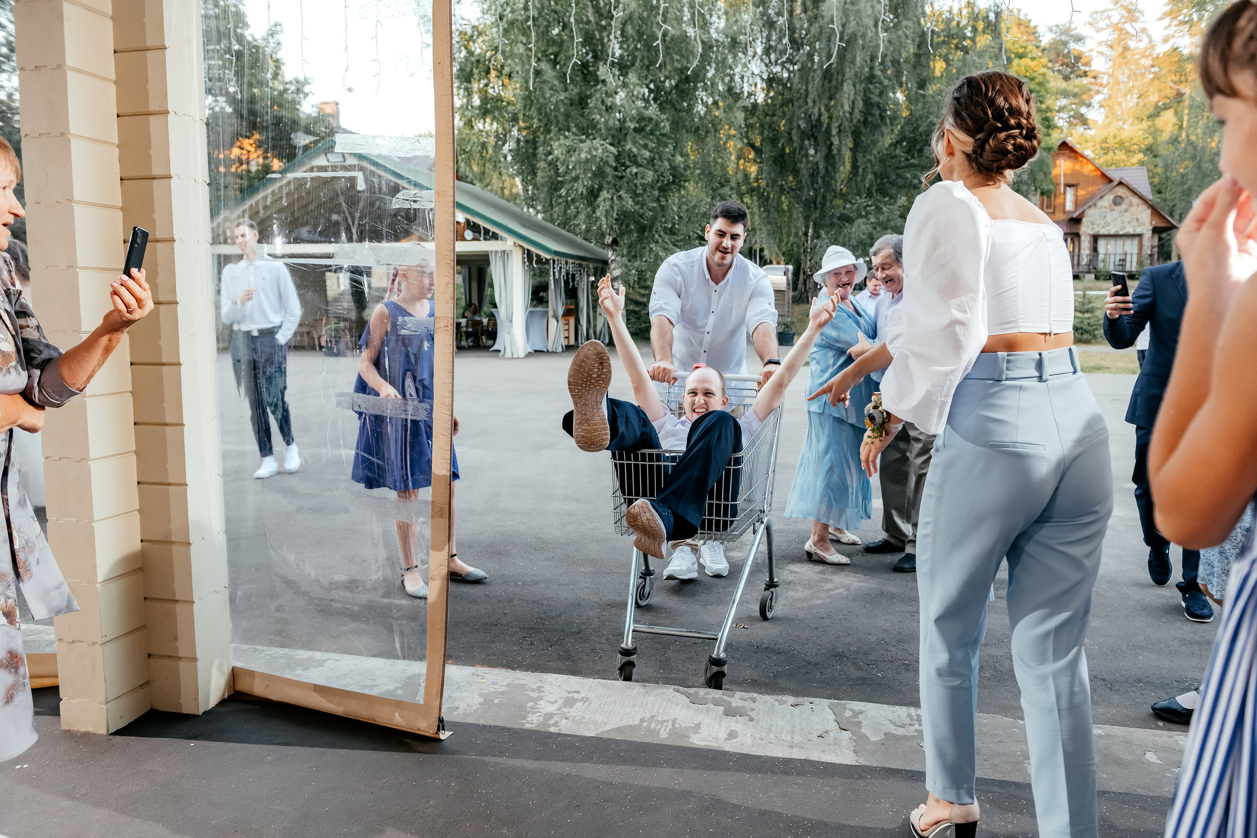 Щелково, Лесные пруды, свадьба. Свадебный и семейный фотограф Виктория Носачёва. Щелково, Москва и МО