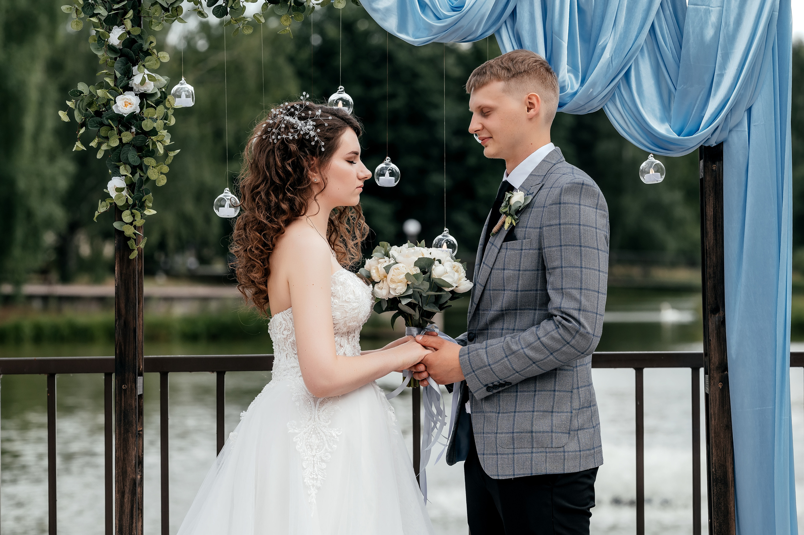 Щелково, Лесные пруды, свадьба. Свадебный и семейный фотограф Виктория Носачёва. Щелково, Москва и МО