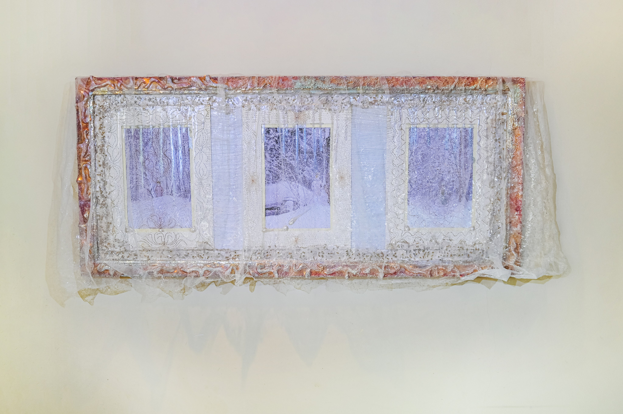 2023-2025 год. Триптих. 1. Иччи.Дух-покровитель леса в традиционных верованиях якутов. Дух-хозяин. При уважительном отношении к Иччи, становится покровителем человека. 2. Гофитерраки - согласно мифологии саамов, духи - хозяева диких оленьих стад. 3. Пицей. В мифологии западносибирских татар дух-хозяин леса. Считалось, что он может приносить как удачу, так и зло. Размер 122 см на 54 см. Вышивка по фотографии. Рама выполнена вручную, с использованием жидкого мрамора, светодиодной гирлянды, акриловых красок, эпоксидный смолы, речного жемчуга. Цена по запросу