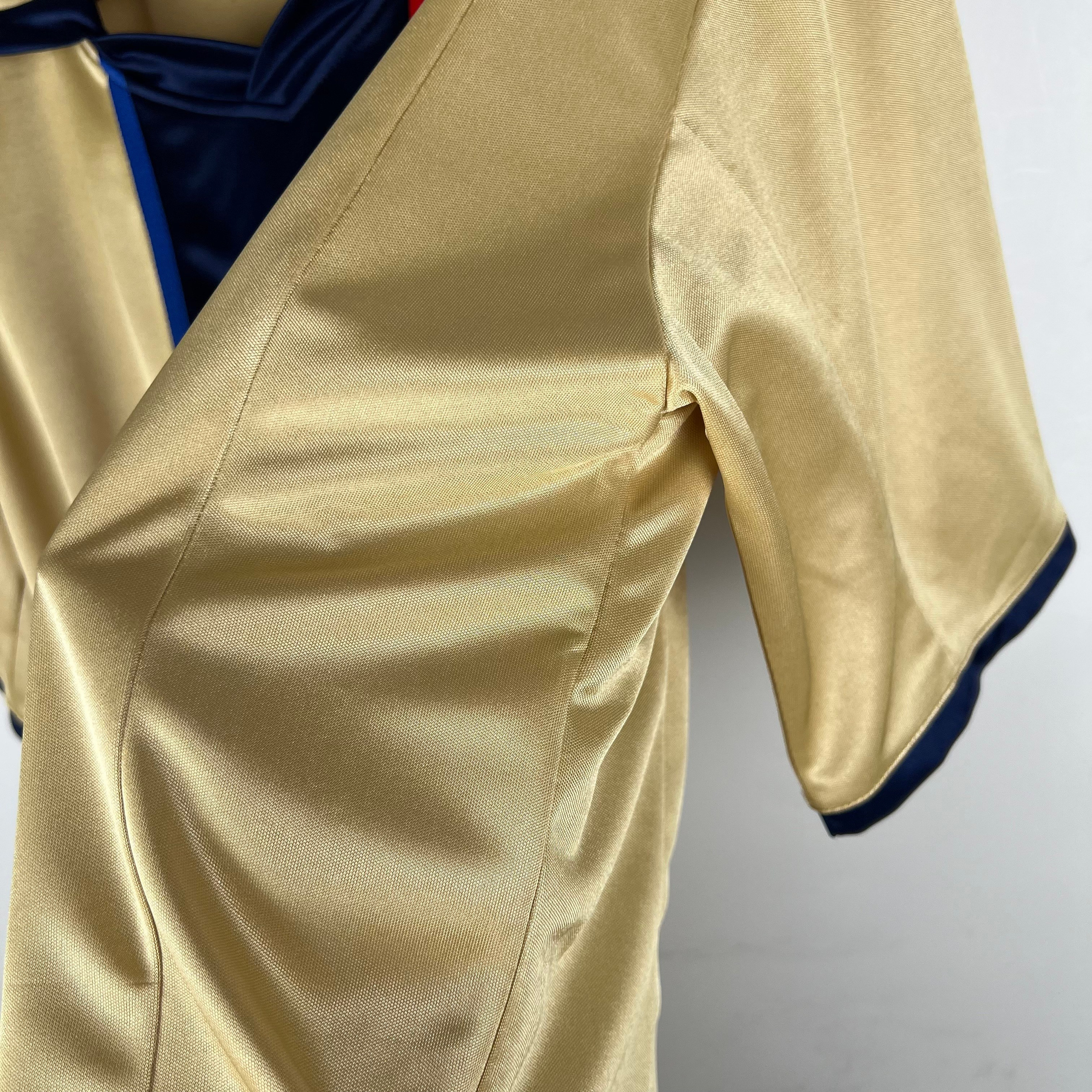 Винтажная футболка Barcelona 2001-2002 купить. Футбольный магазин — ssw_magazin