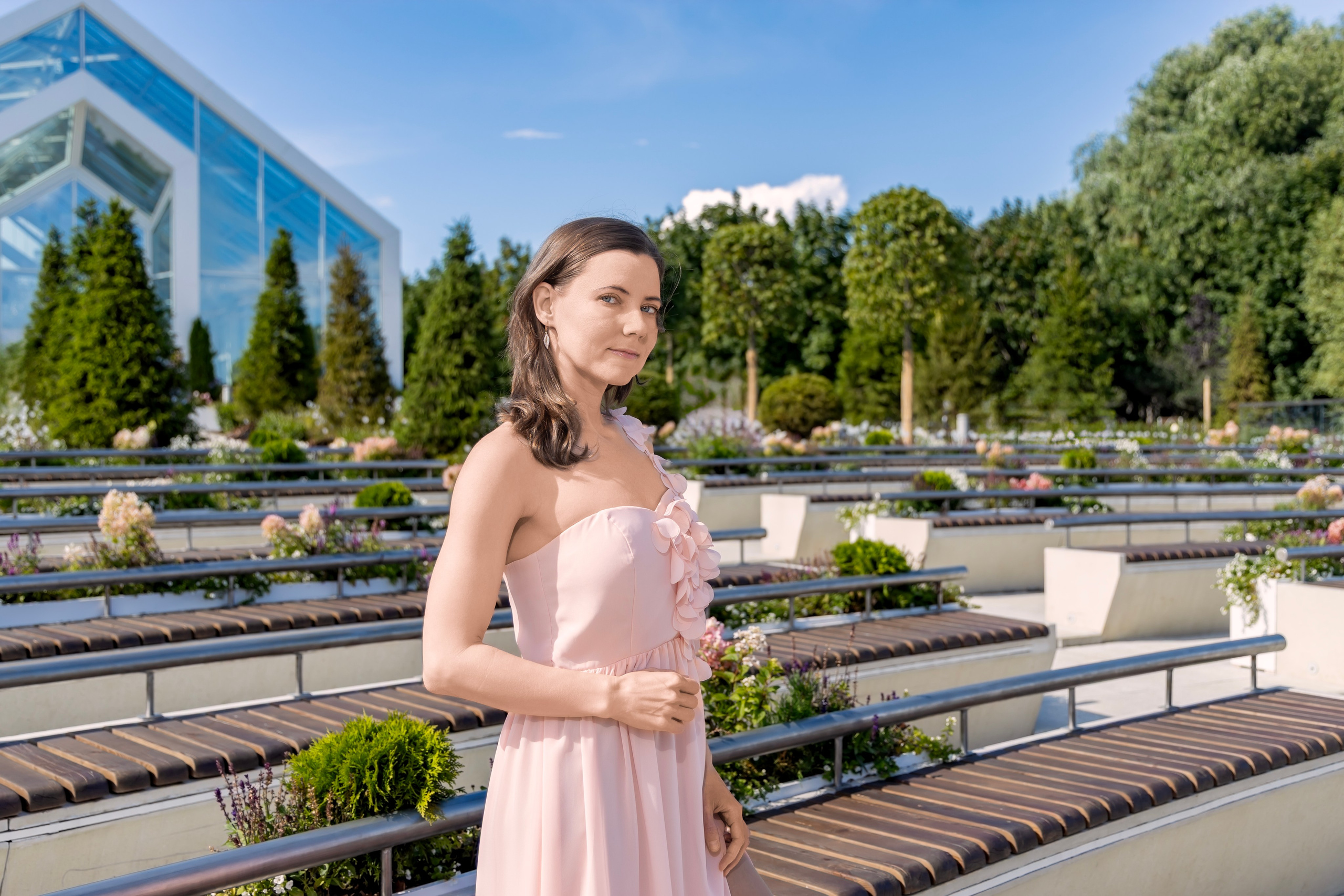 Фотосессия на новой набережной Коломенского: нежность, цветы и вдохновение. Репортажный, семейный и студийный фотограф в Москве Демин Алексей