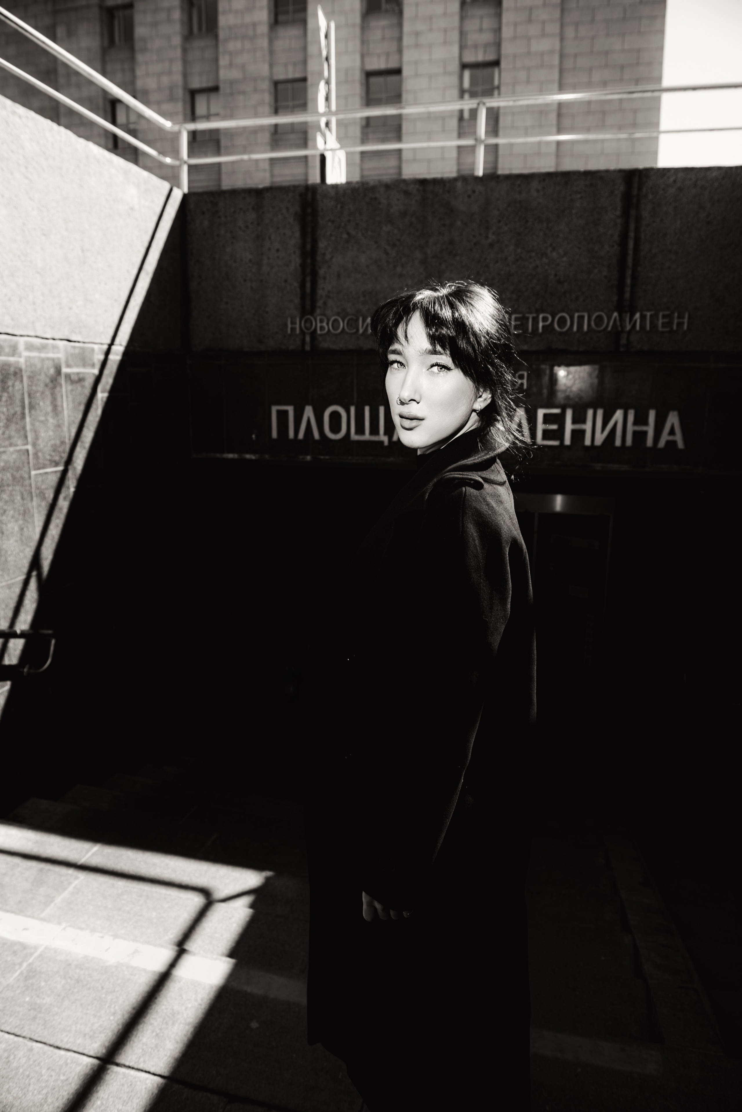 Женский портрет в деловом образе — контентная фотосессия