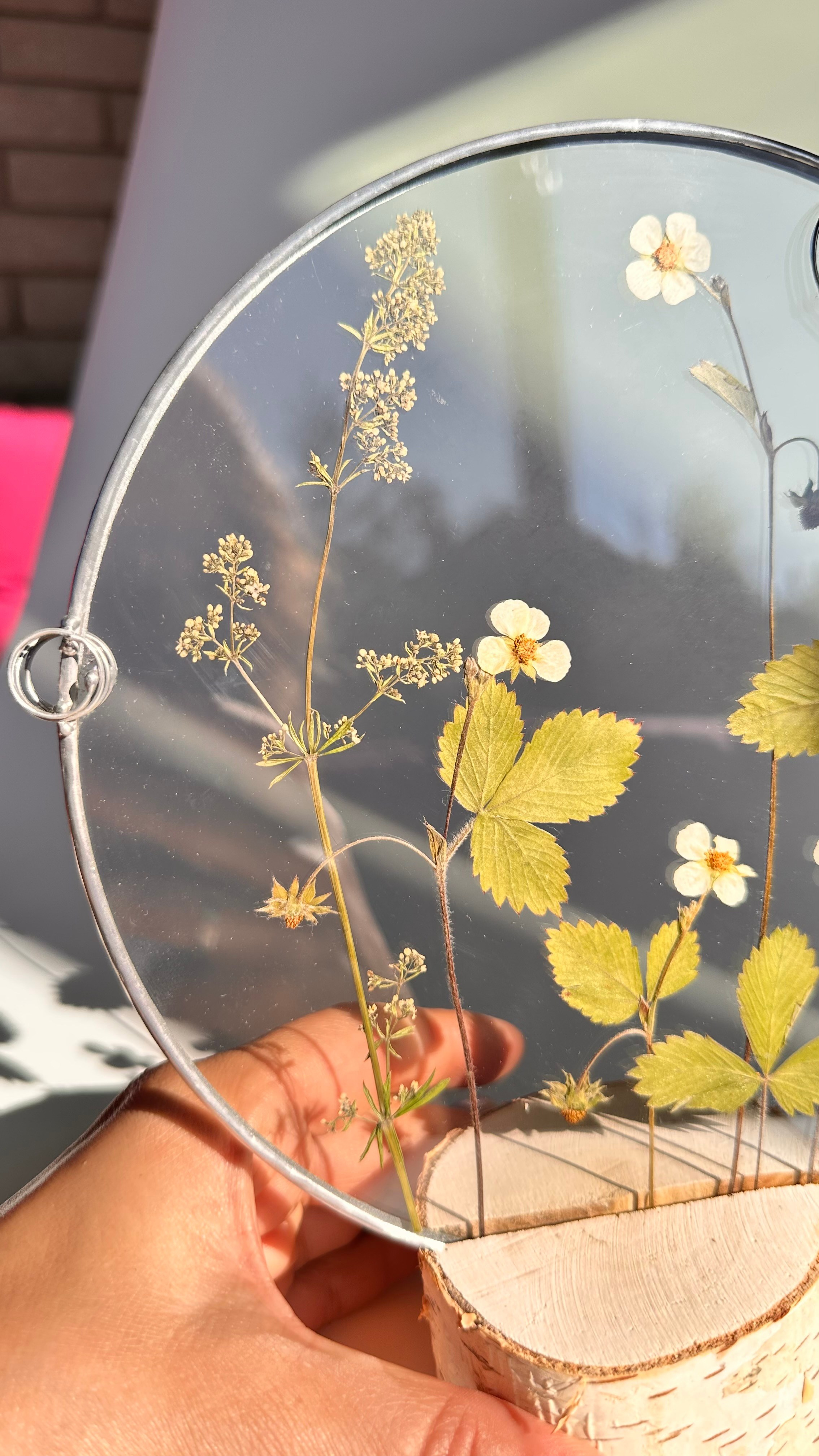 Земляника Круг 20 см. Оформляю пространства. Витражи с сухоцветами в технике Тиффани