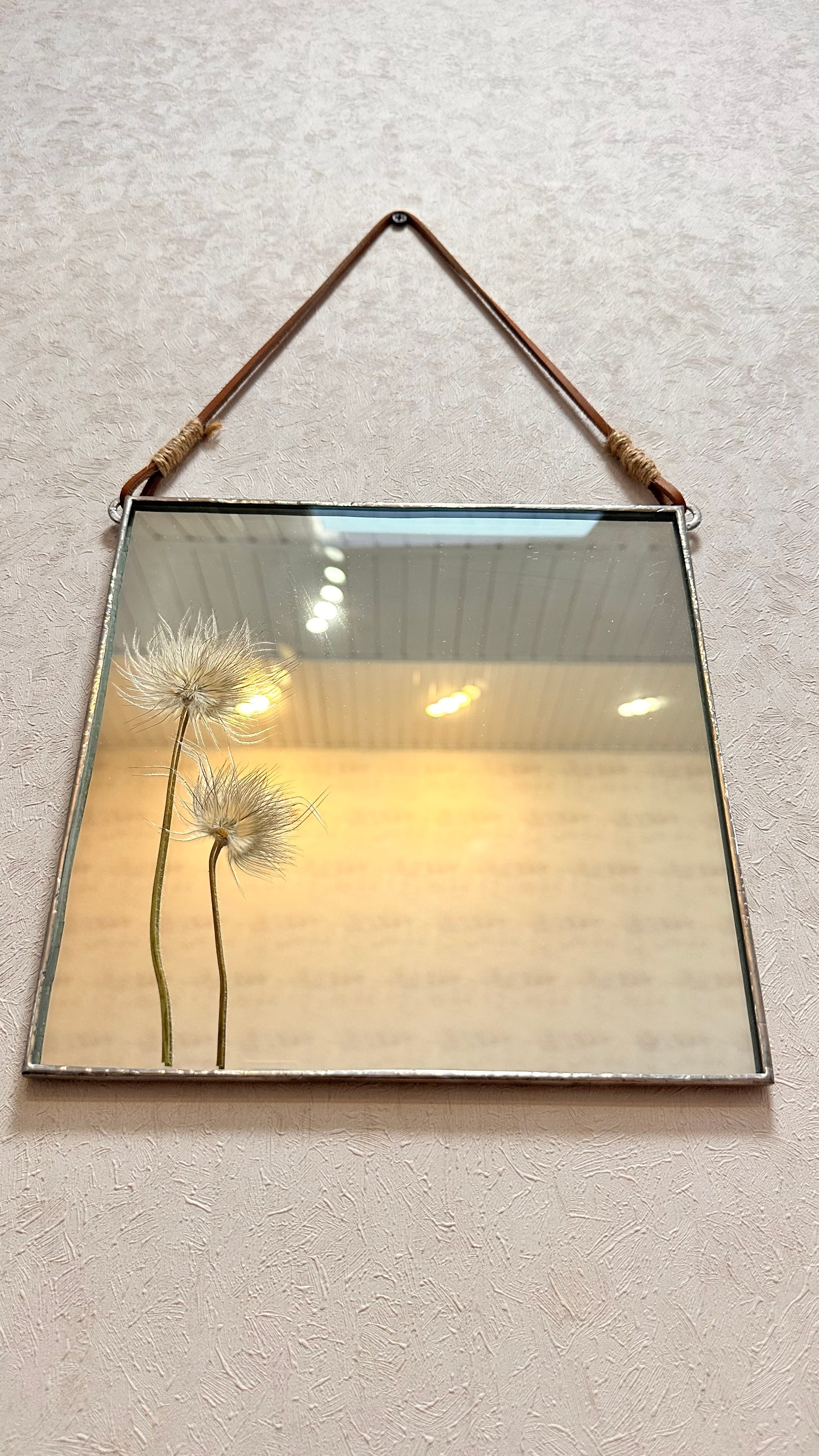Зеркало «Прострел» квадрат 30 см. Оформляю пространства. Витражи с сухоцветами в технике Тиффани