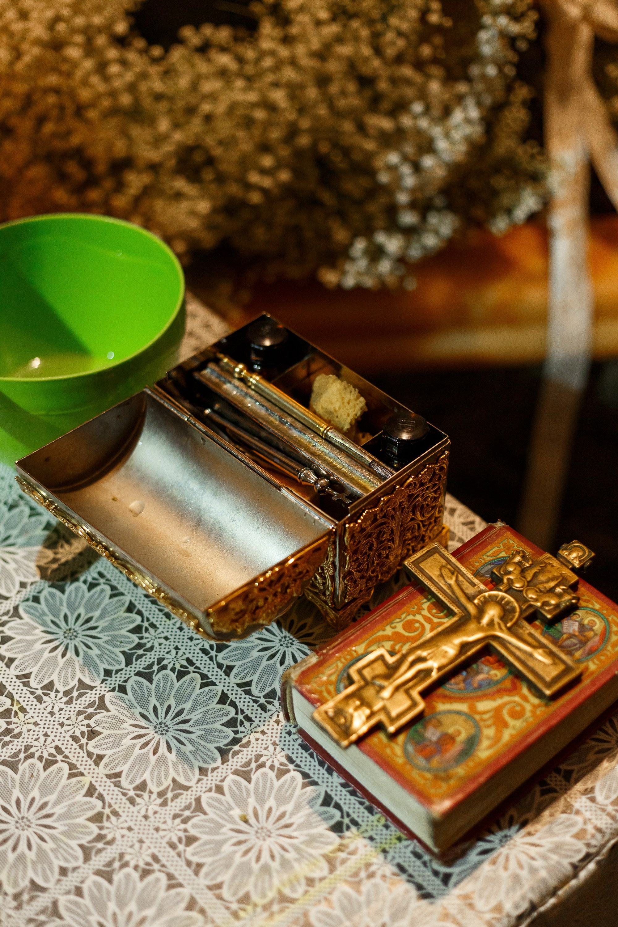 Крещение в храме Владимира Священномученика и Новомучеников и Исповедников Российских в Петровском храме