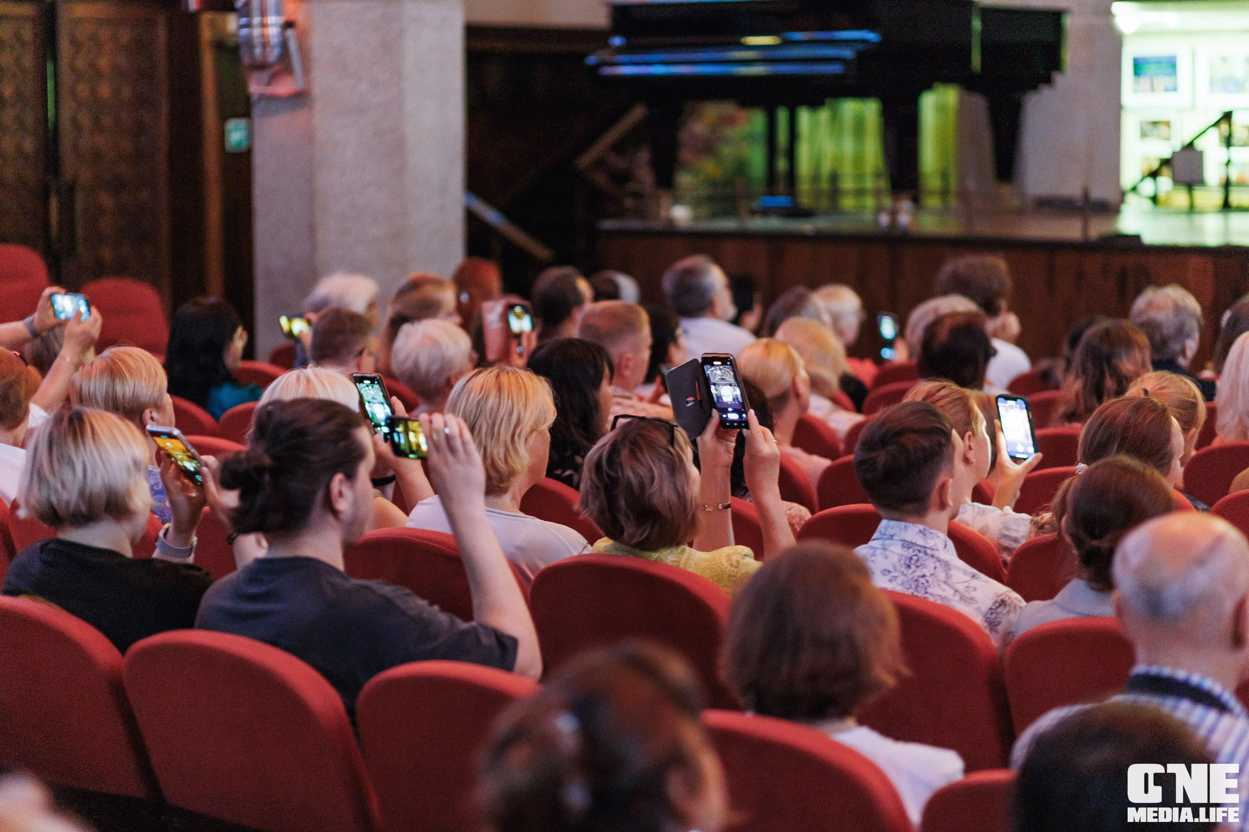 Фоторепортаж из Калининградской филармонии. One Media Life: фоторепортажи, фотоотчеты с мероприятий и заведений