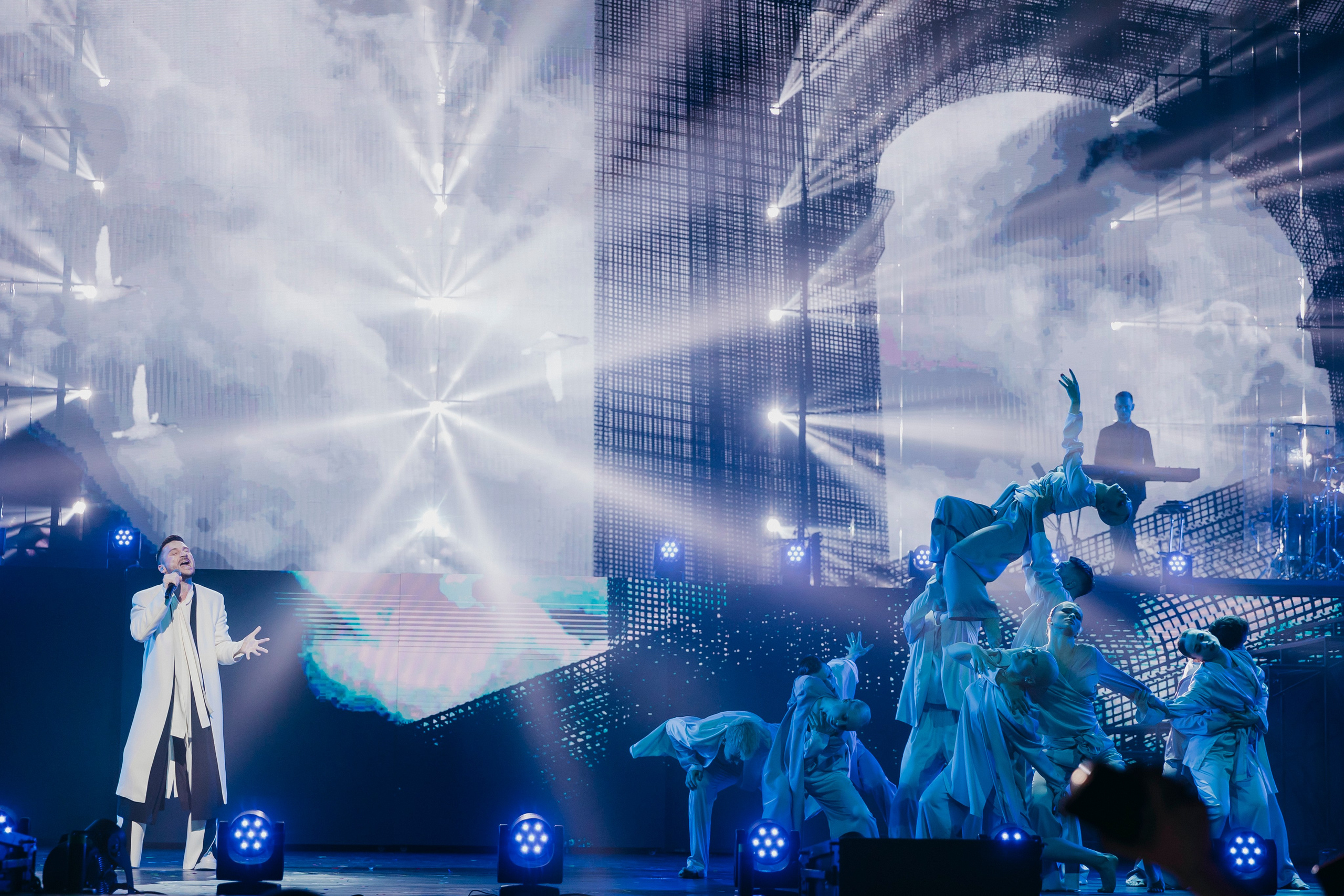 Сергей Лазарев: «Я не боюсь», Crocus City Hall. «Птичка на проводе»: информационный портал в Москве