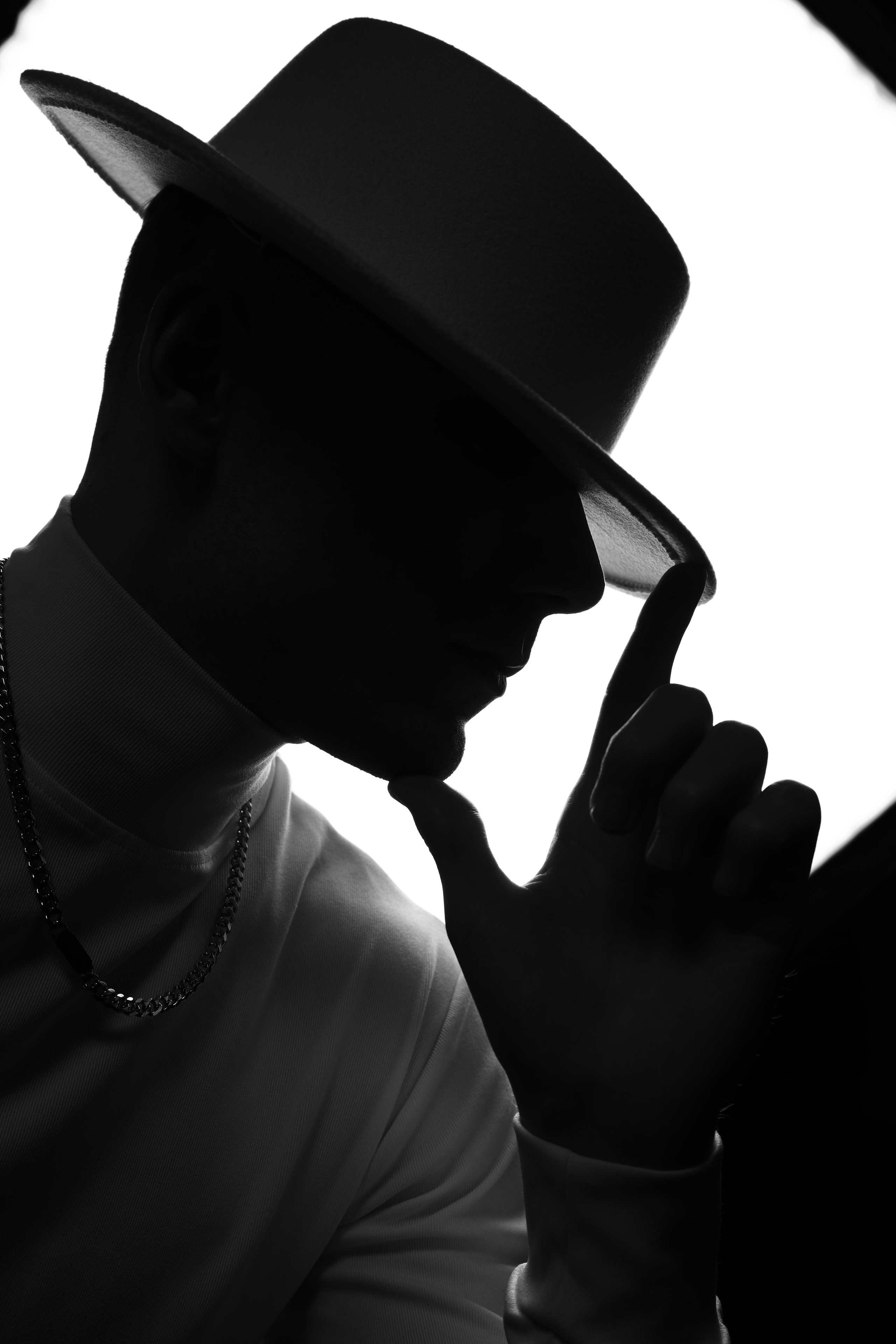 The White hat Alex. Профессиональный фотограф в Воронеже Владислав Крылов