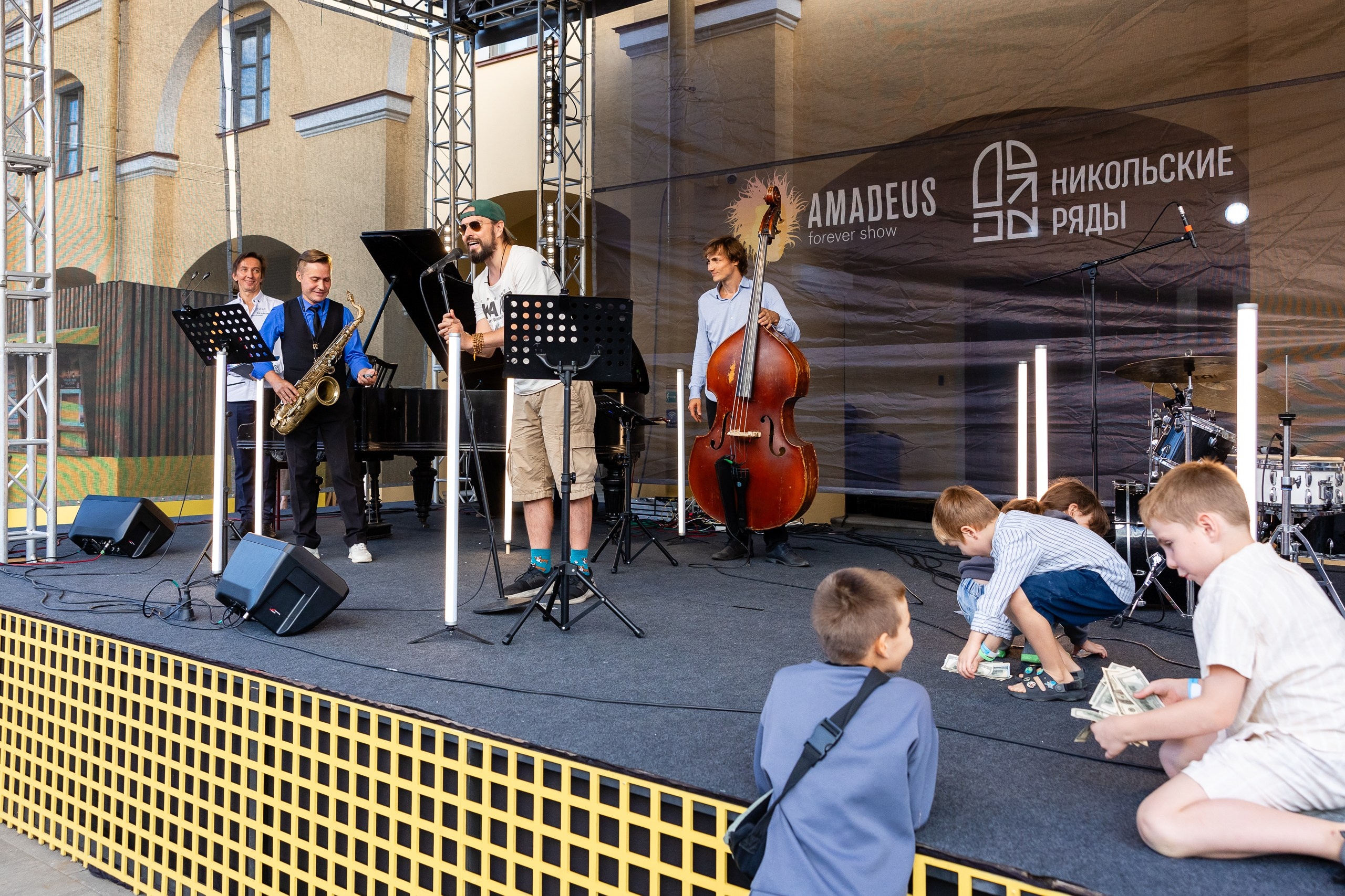 JAZZ под небом в Никольских рядах от AMADEUS. Репортажная съемка. Фотограф в Санкт-Петербурге — Сергей Петров