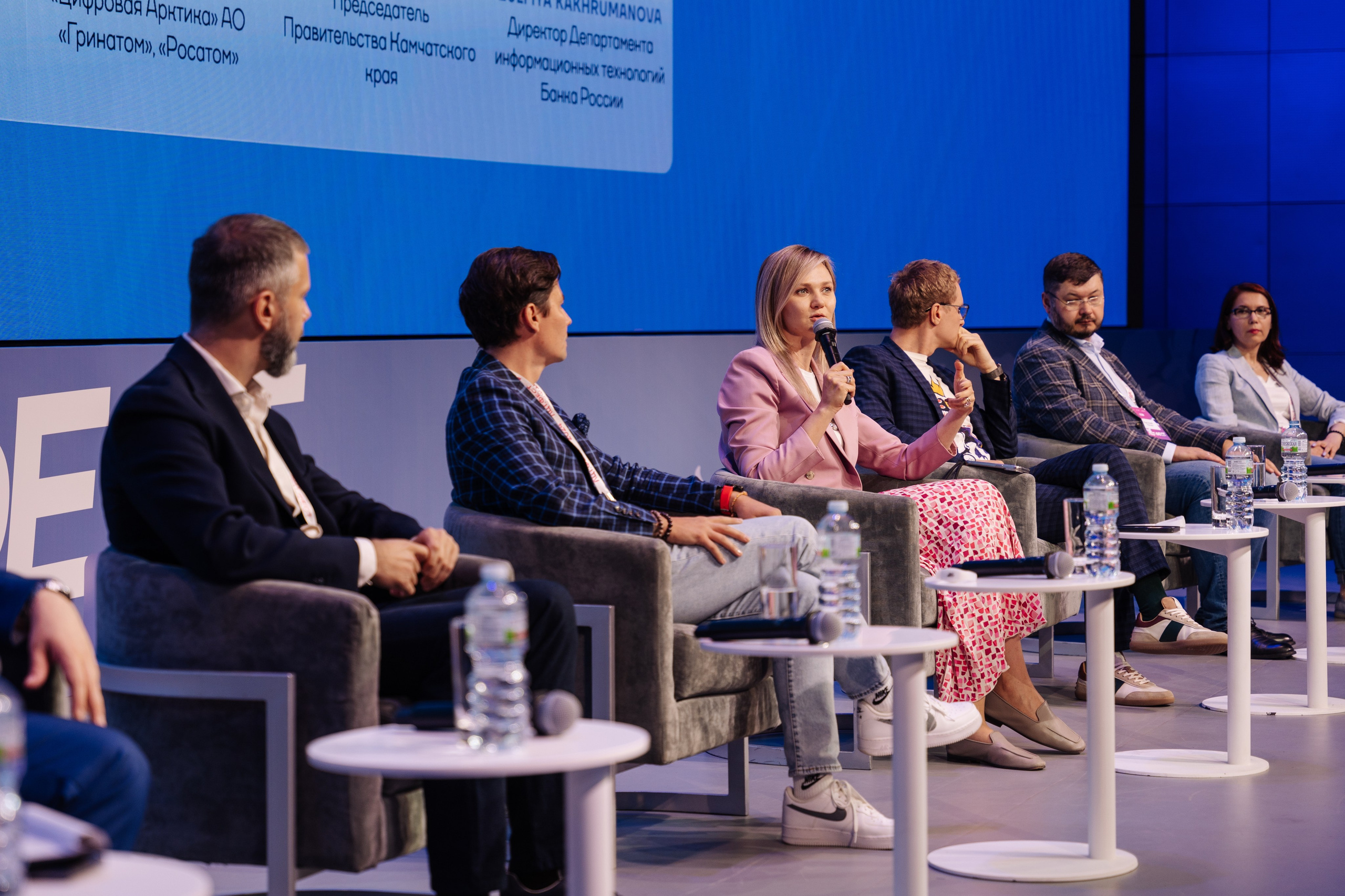 ЛЦТ ФЕСТ 2024 в арт кластере Ломоносов. Свадебные фотосессии в Москве. Фотограф Сергей Ржевский