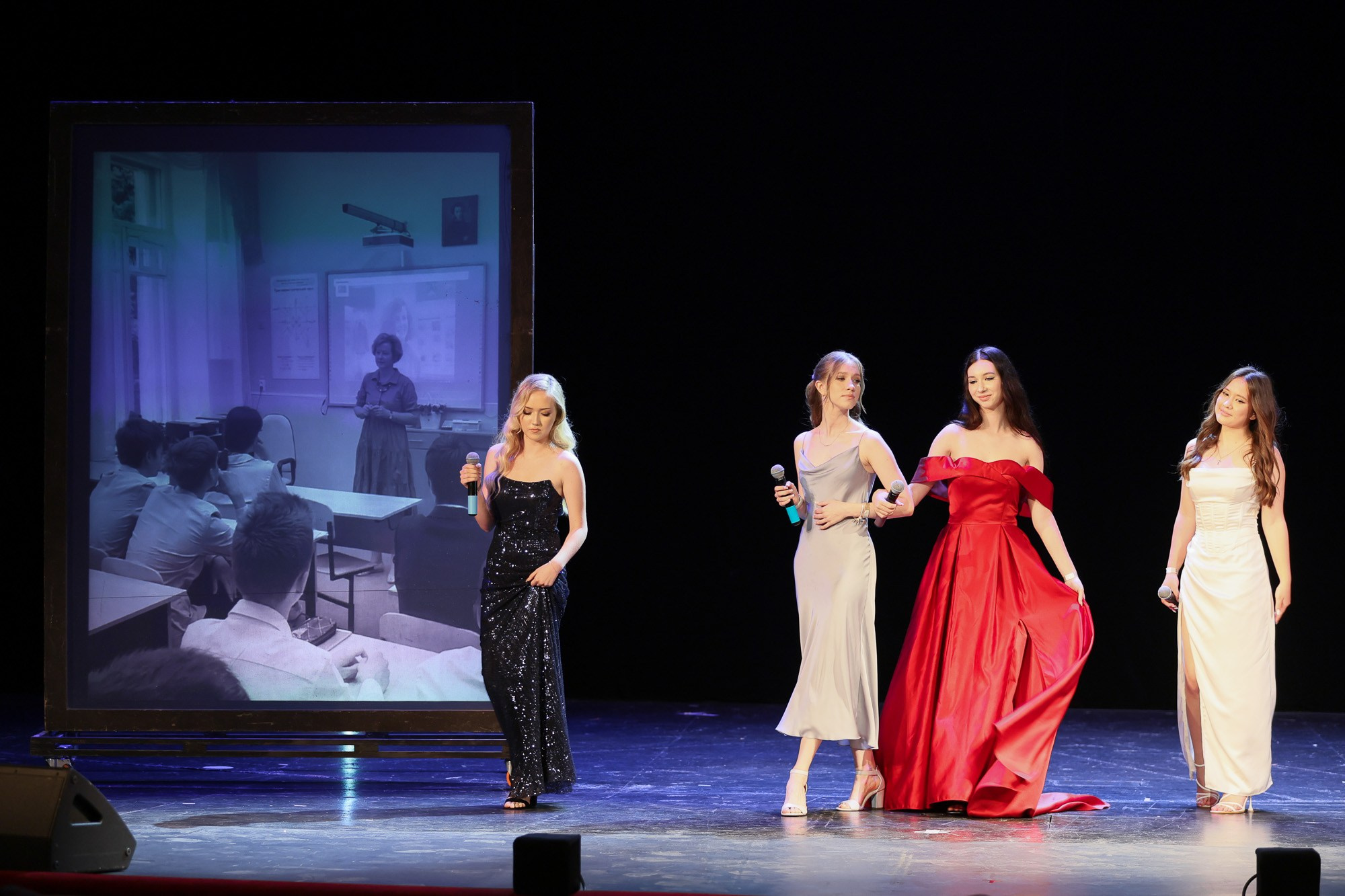 Выпускной вечер в Севастопольской гимназии № 1 имени А. С. Пушкина. Свадебный фотограф, фотосъемка в Крыму, Севастополе, Симферополе, Ялте