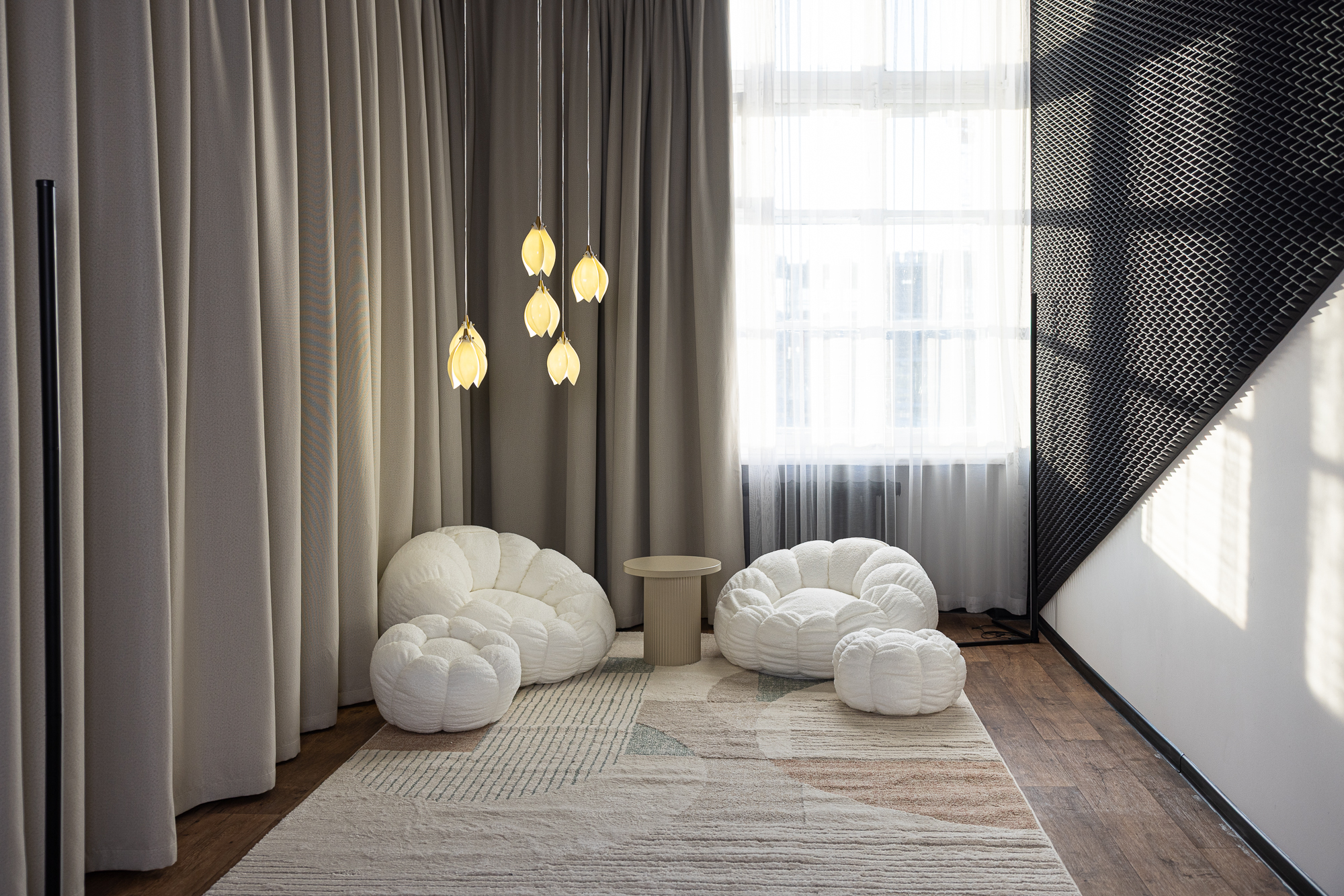 Photohub залы для съемки бизнес-контента. Фотограф в Минске Людмила Дутко