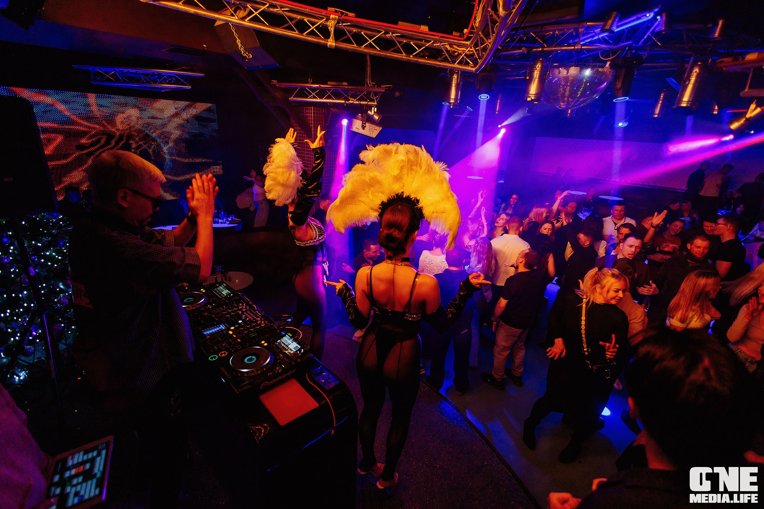 Фоторепортаж из РК Планета. One Media Life: фоторепортажи, фотоотчеты с мероприятий и заведений