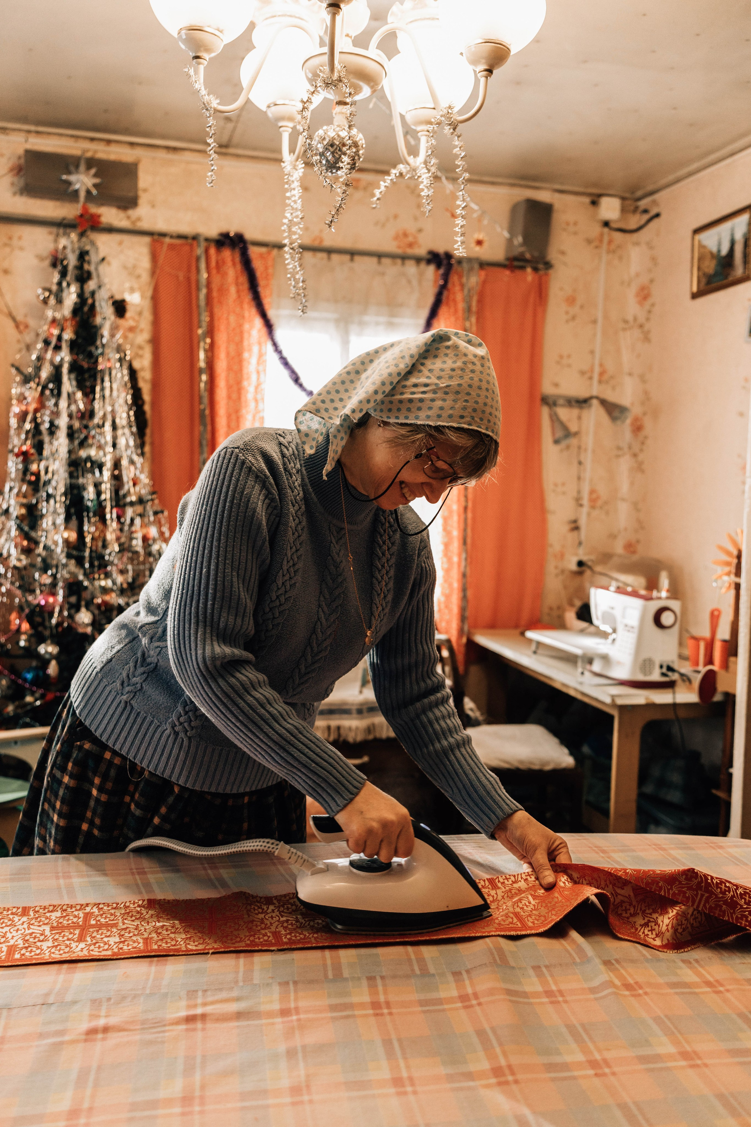 Александра: пошив церковных облачений. Фотограф Серебряные Пруды — Екатерина Рыкина | Детские и семейные фотосъемки, бытовой жанр