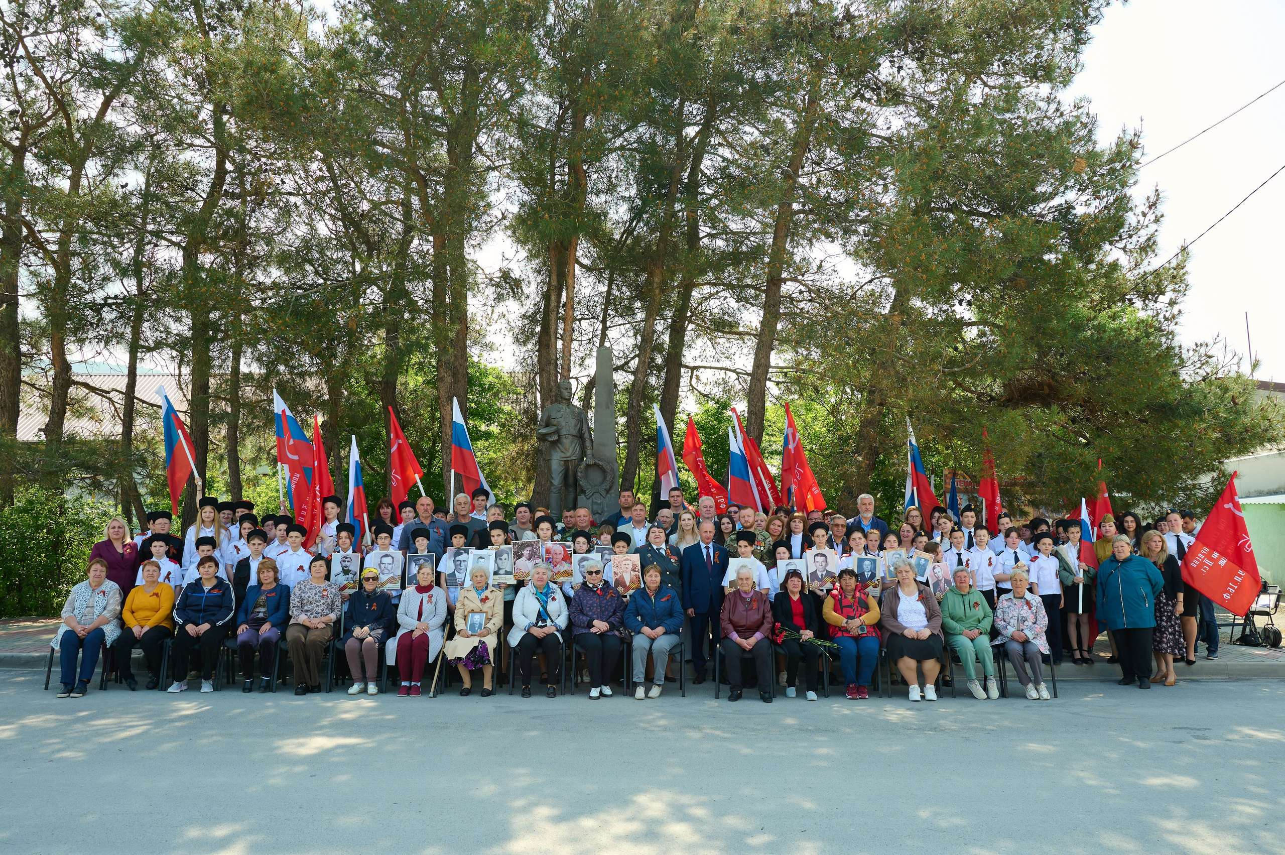Митинг к 9 мая в с. Виноградное. Жизнь курорта Кабардинка в фотографиях