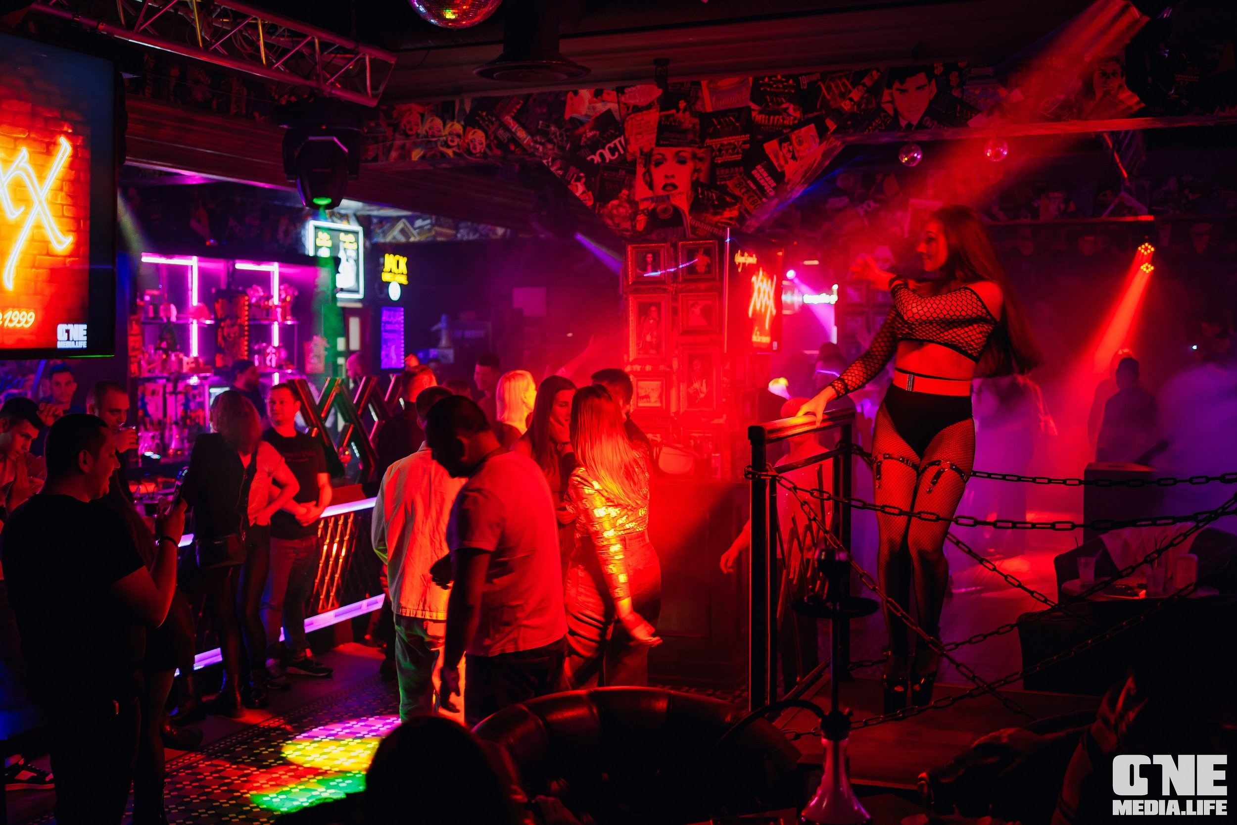 Фоторепортаж из бара XxxX. One Media Life: фоторепортажи, фотоотчеты с мероприятий и заведений