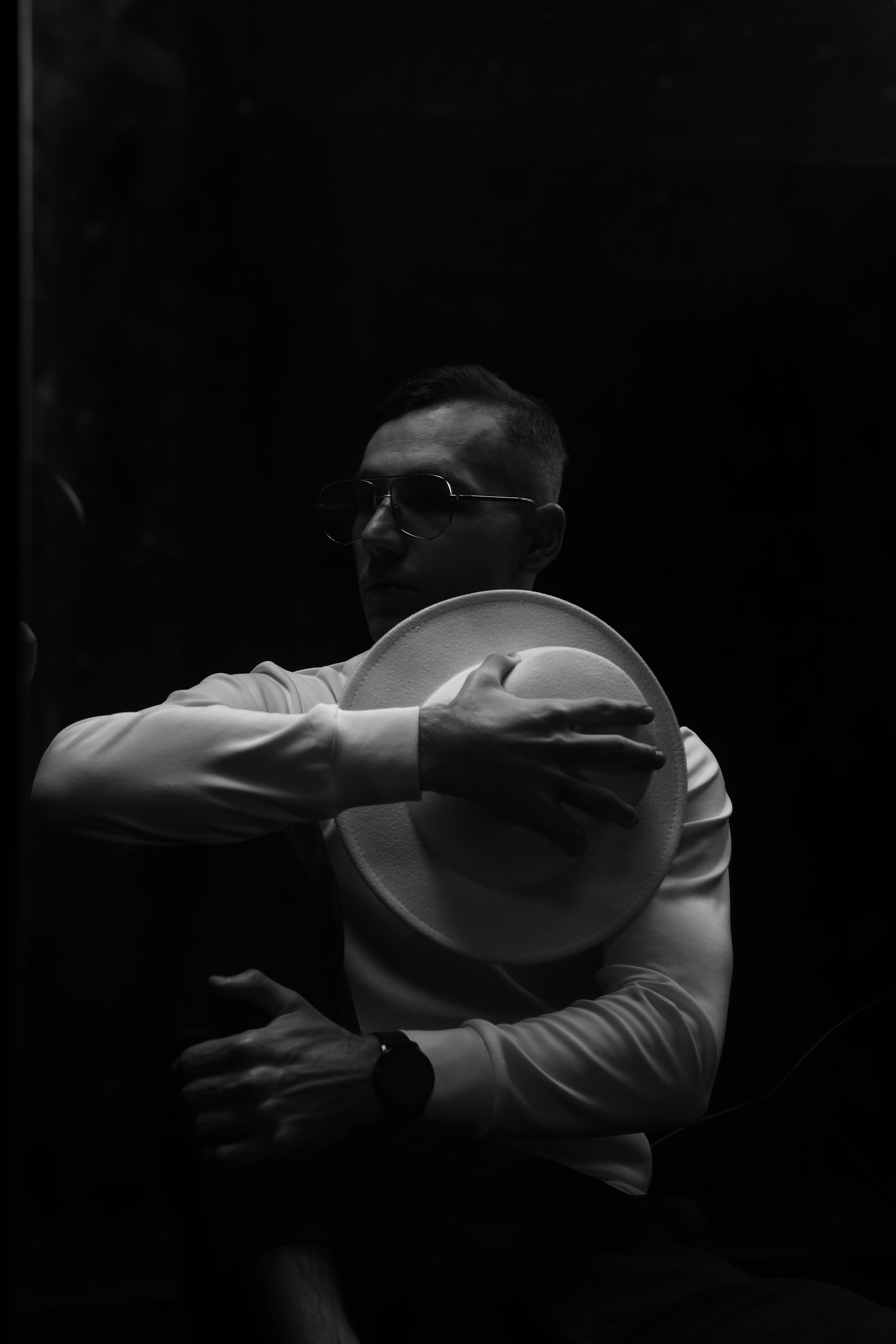 The White hat Alex. Профессиональный фотограф в Воронеже Владислав Крылов