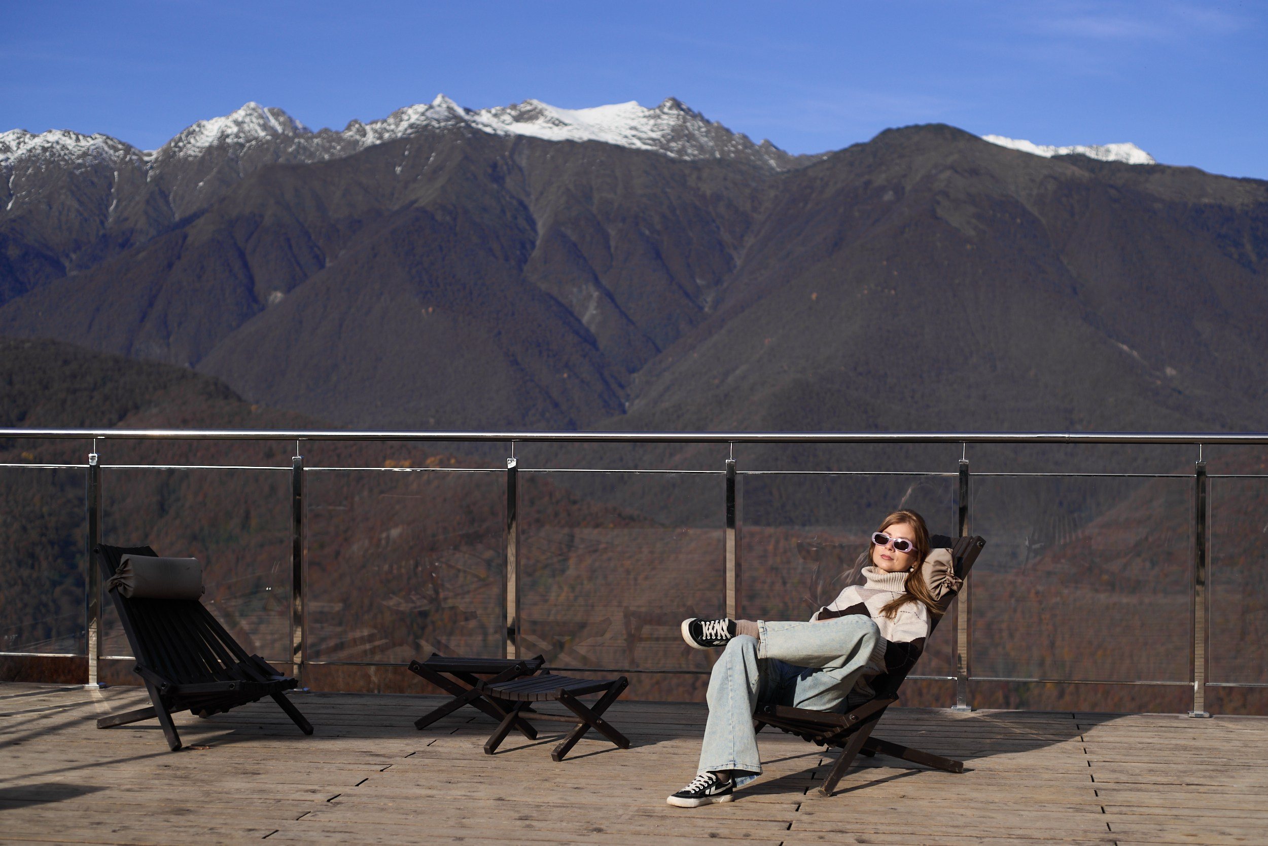 Красивые места для фотосессии в Сочи, Адлере, Красной поляне. Фотограф для женщин и мужчин, контента для бизнеса в Сочи, Адлере, Красной поляне, Розе Хутор