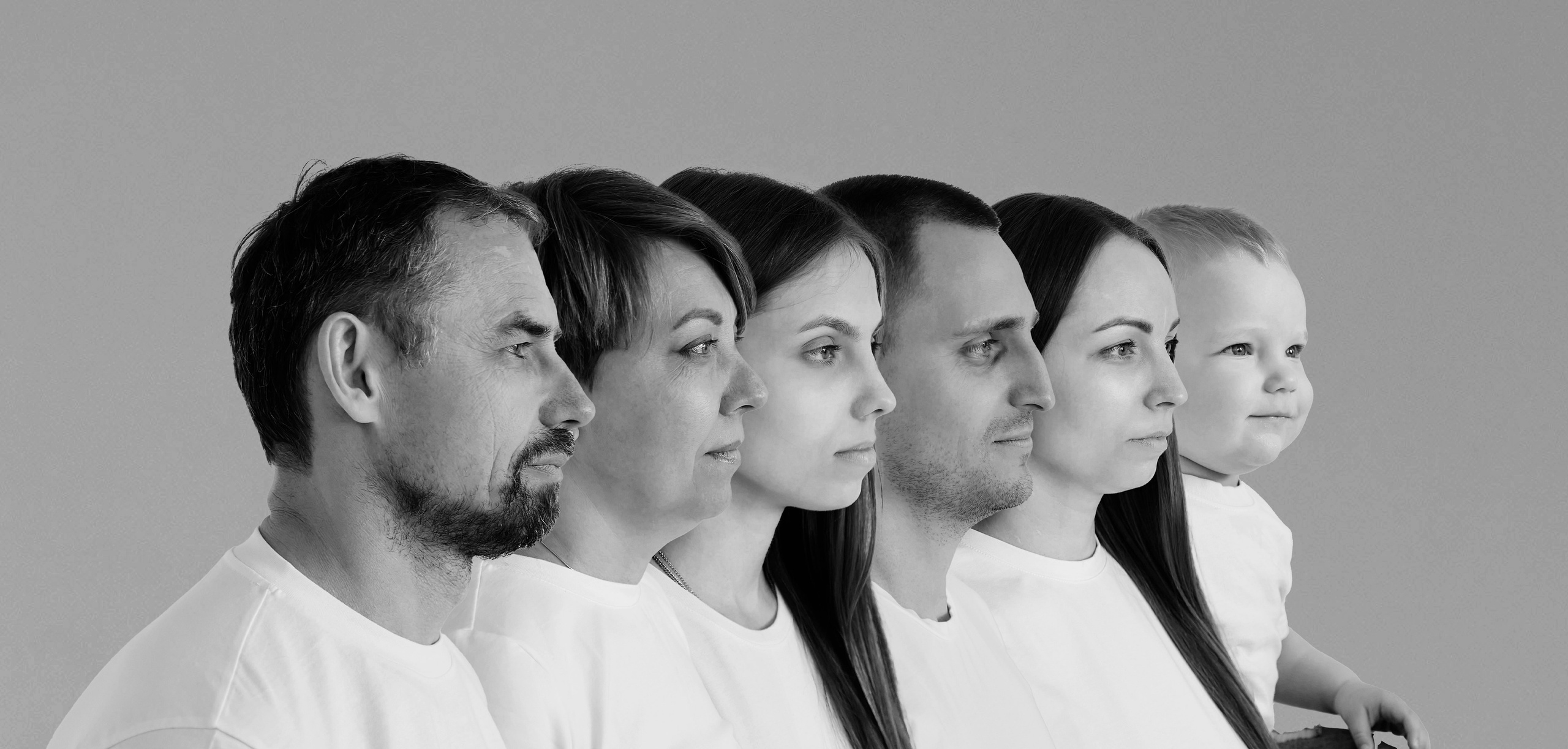 Семейная фотосессия в студии с детьми. Семейный фотограф Евгений Опарин