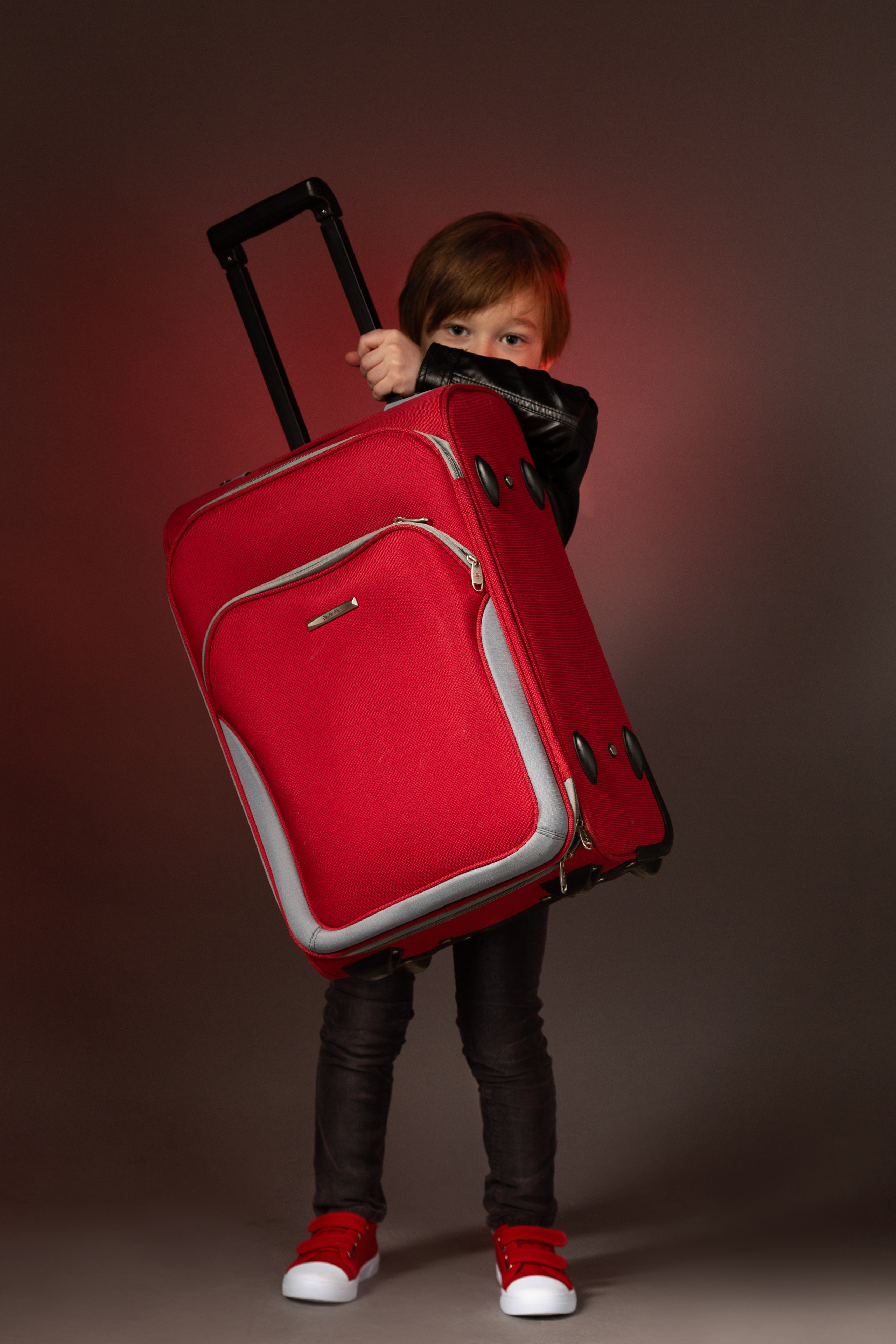 Фил и красный цвет. Актерское и модельное портфолио. Фотограф в Москве Екатерина Коломеец