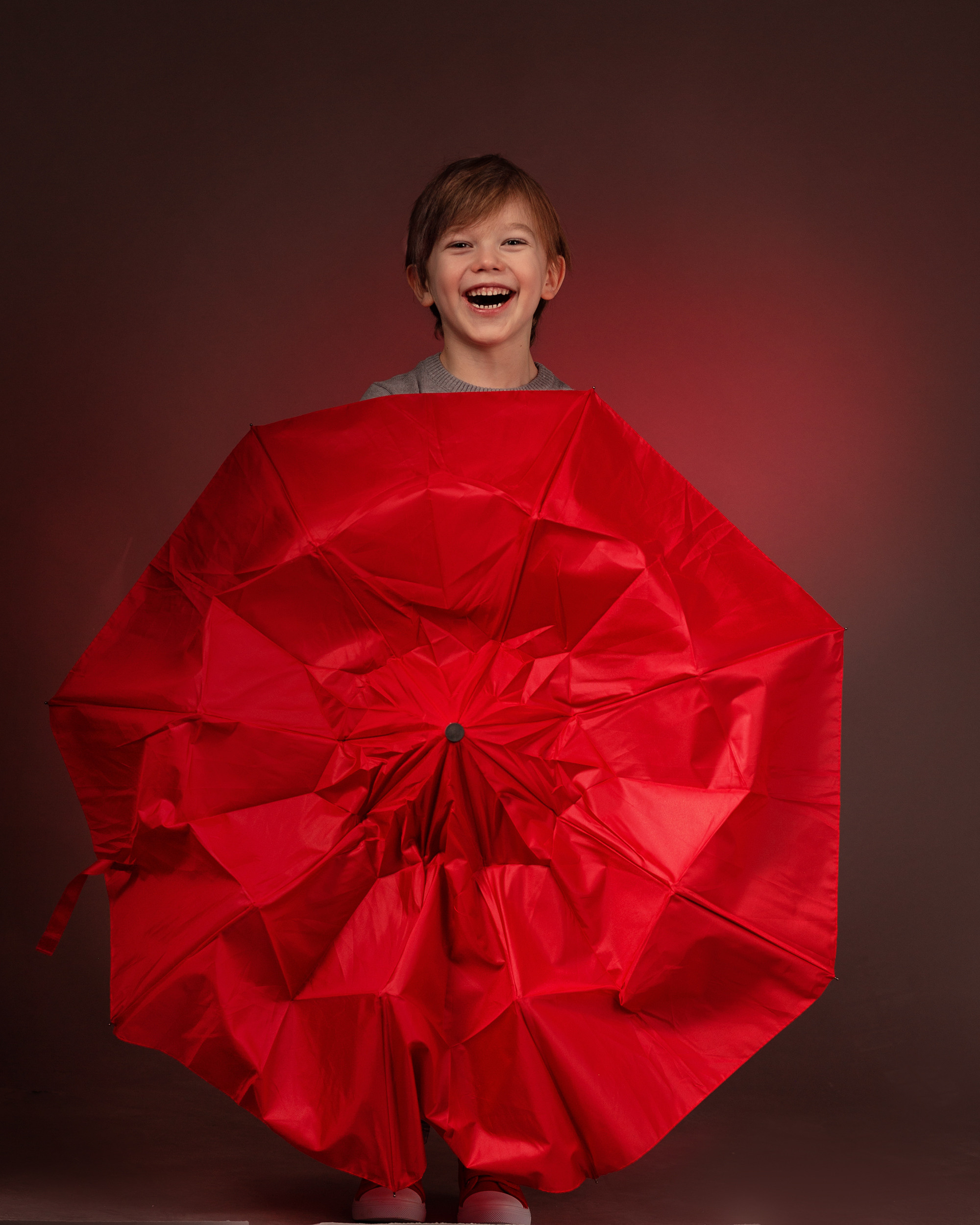 Фил и красный цвет. Актерское и модельное портфолио. Фотограф в Москве Екатерина Коломеец