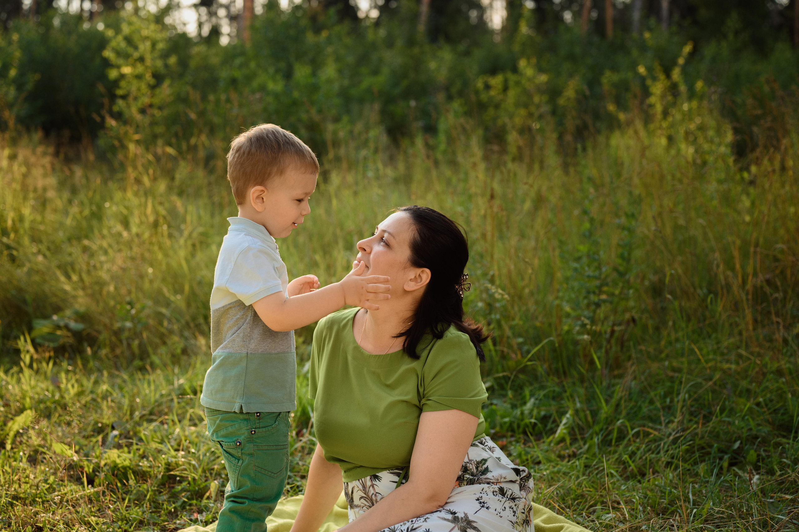 Семейная фотосессия в поле. Фотограф в Белграде Чугреева Елена
