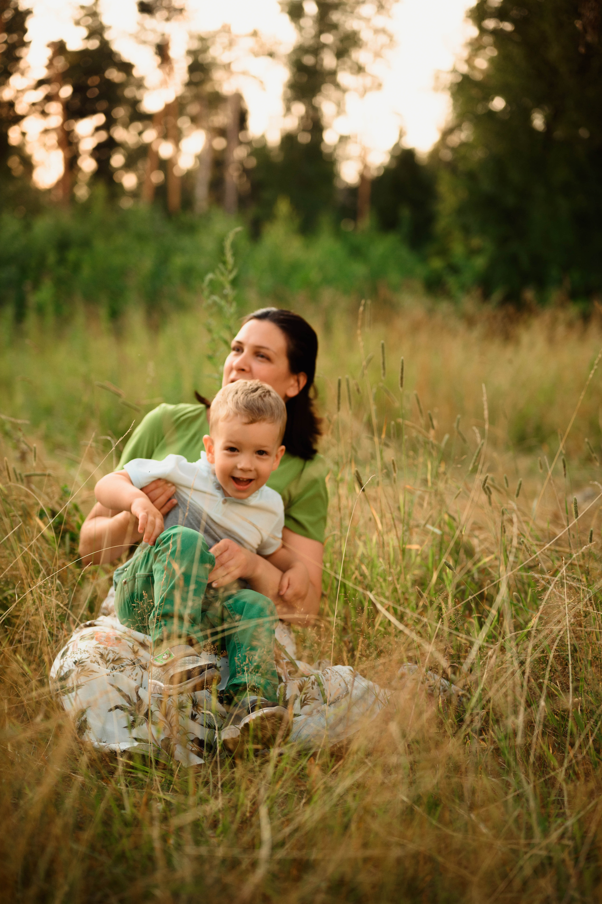 Семейная фотосессия в поле. Фотограф в Белграде Чугреева Елена