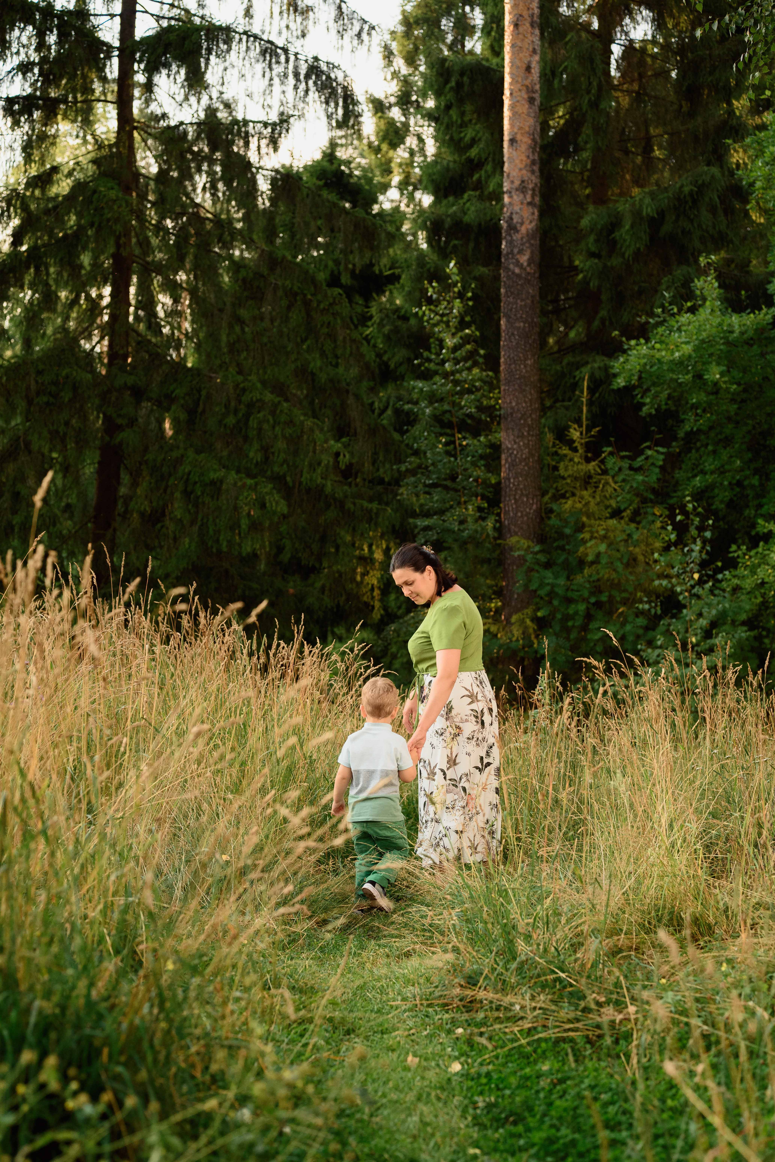 Семейная фотосессия в поле. Фотограф в Белграде Чугреева Елена