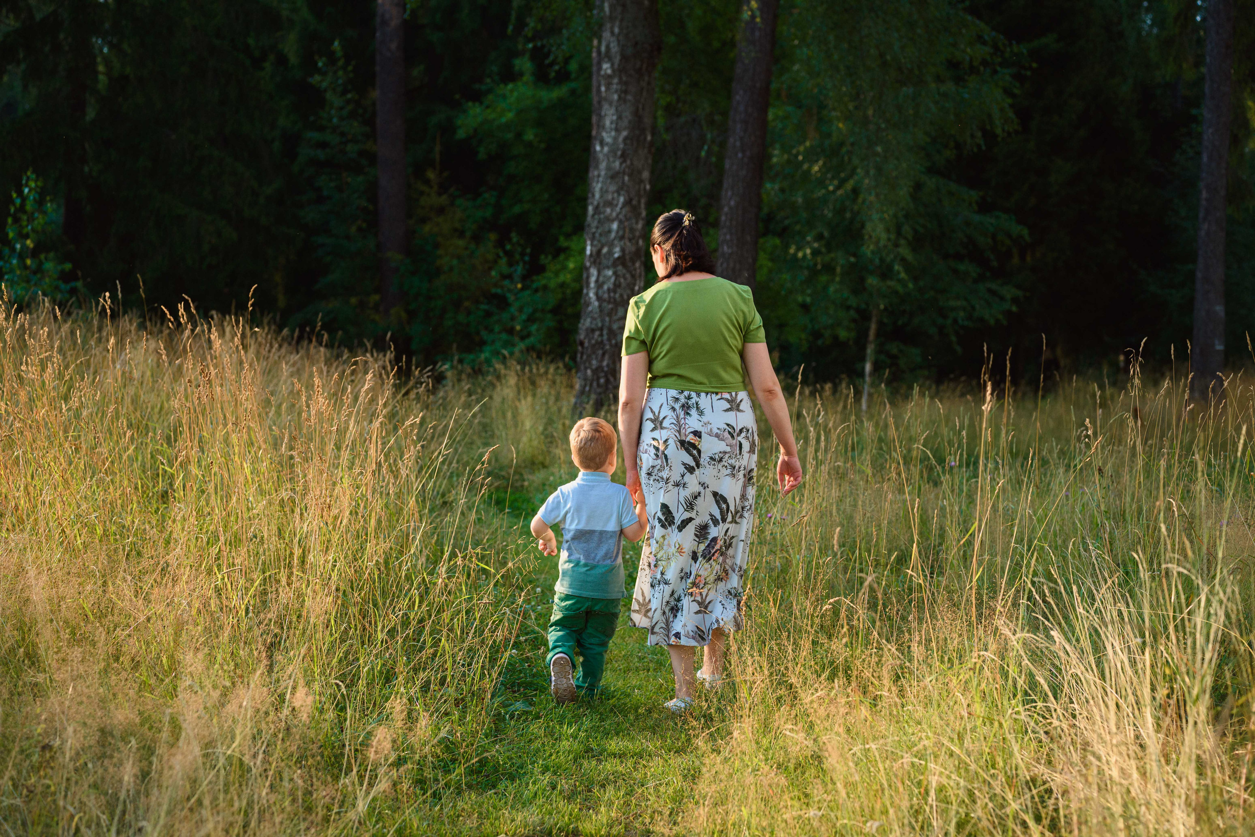Семейная фотосессия в поле. Фотограф в Белграде Чугреева Елена
