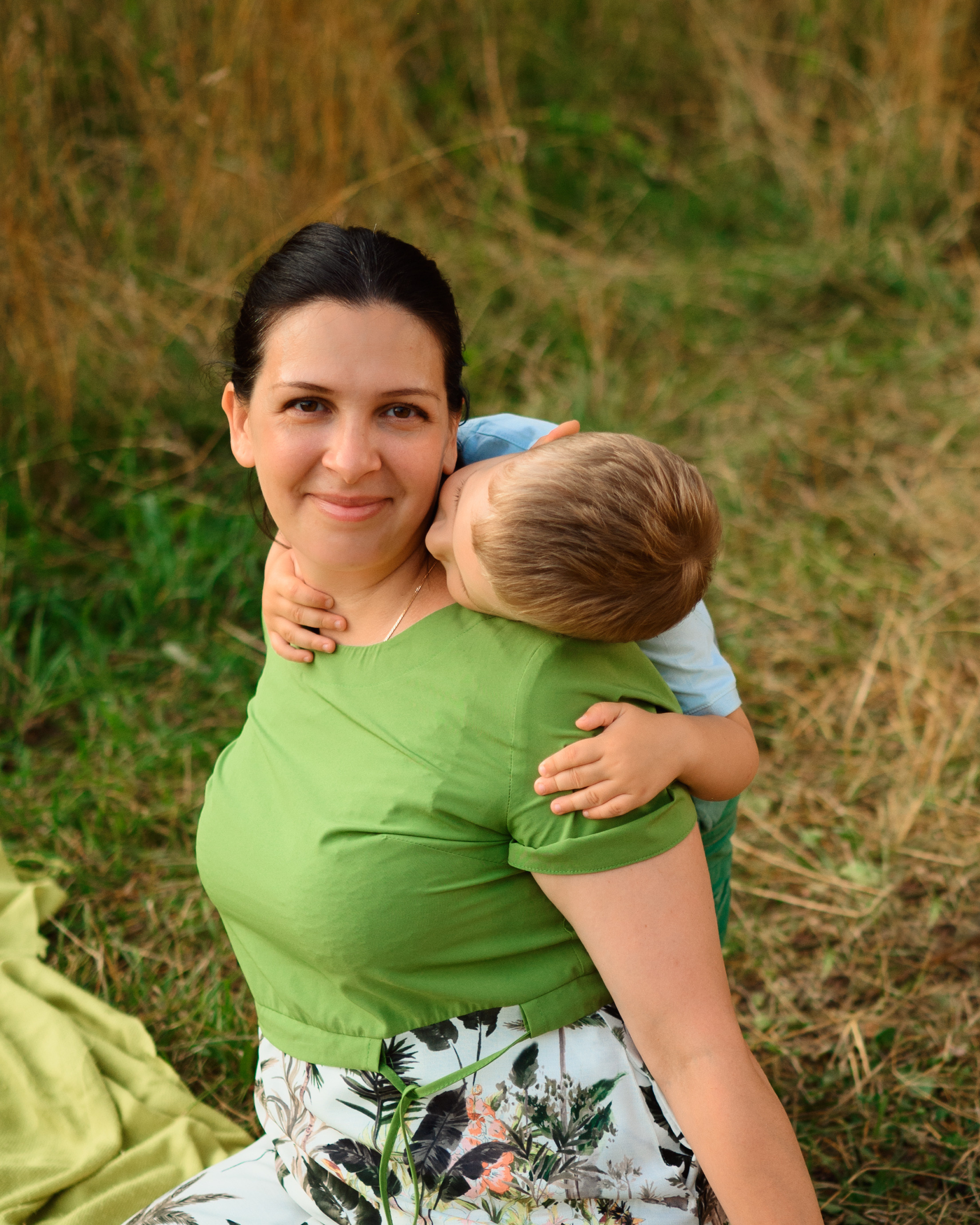Семейная фотосессия в поле. Фотограф в Белграде Чугреева Елена