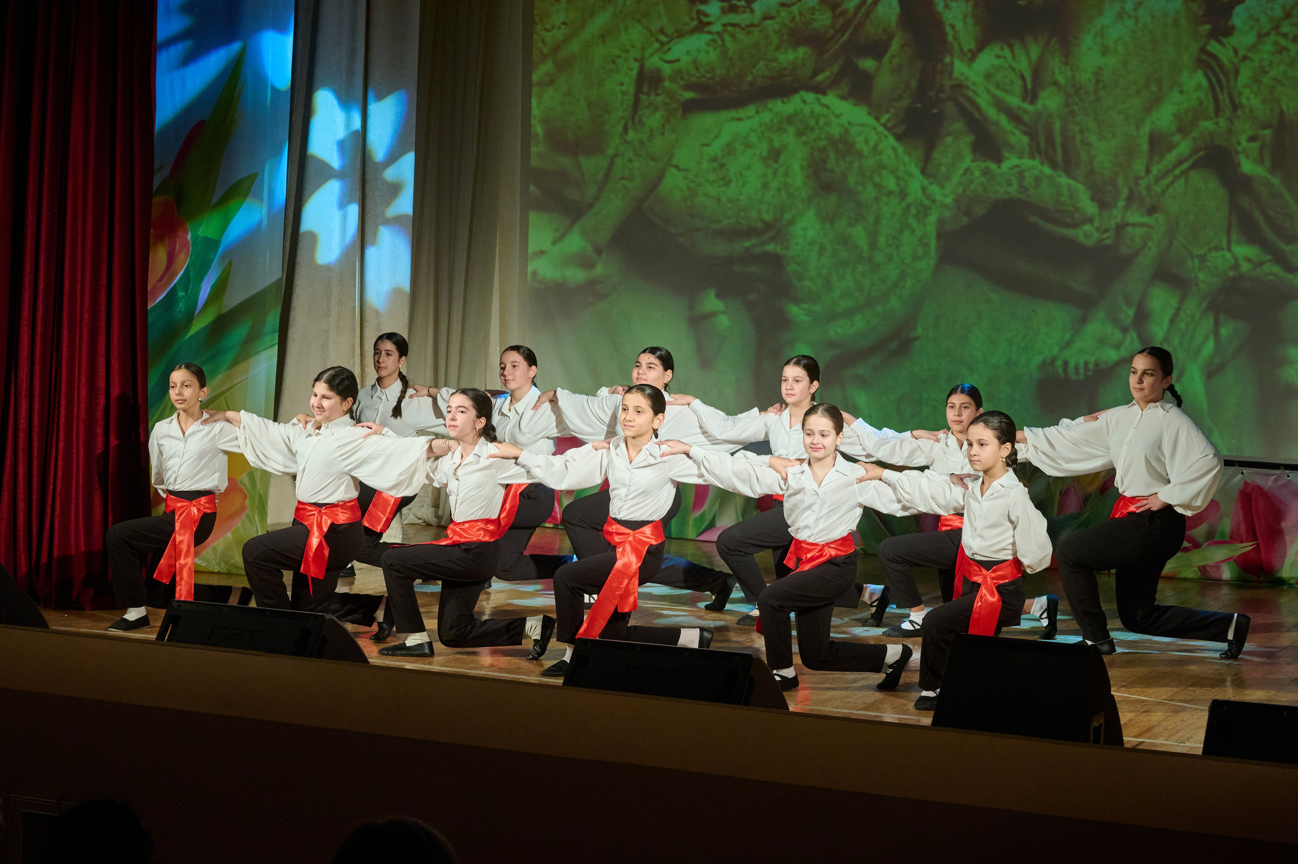 8 марта ДК Кабардинка. Жизнь курорта Кабардинка в фотографиях